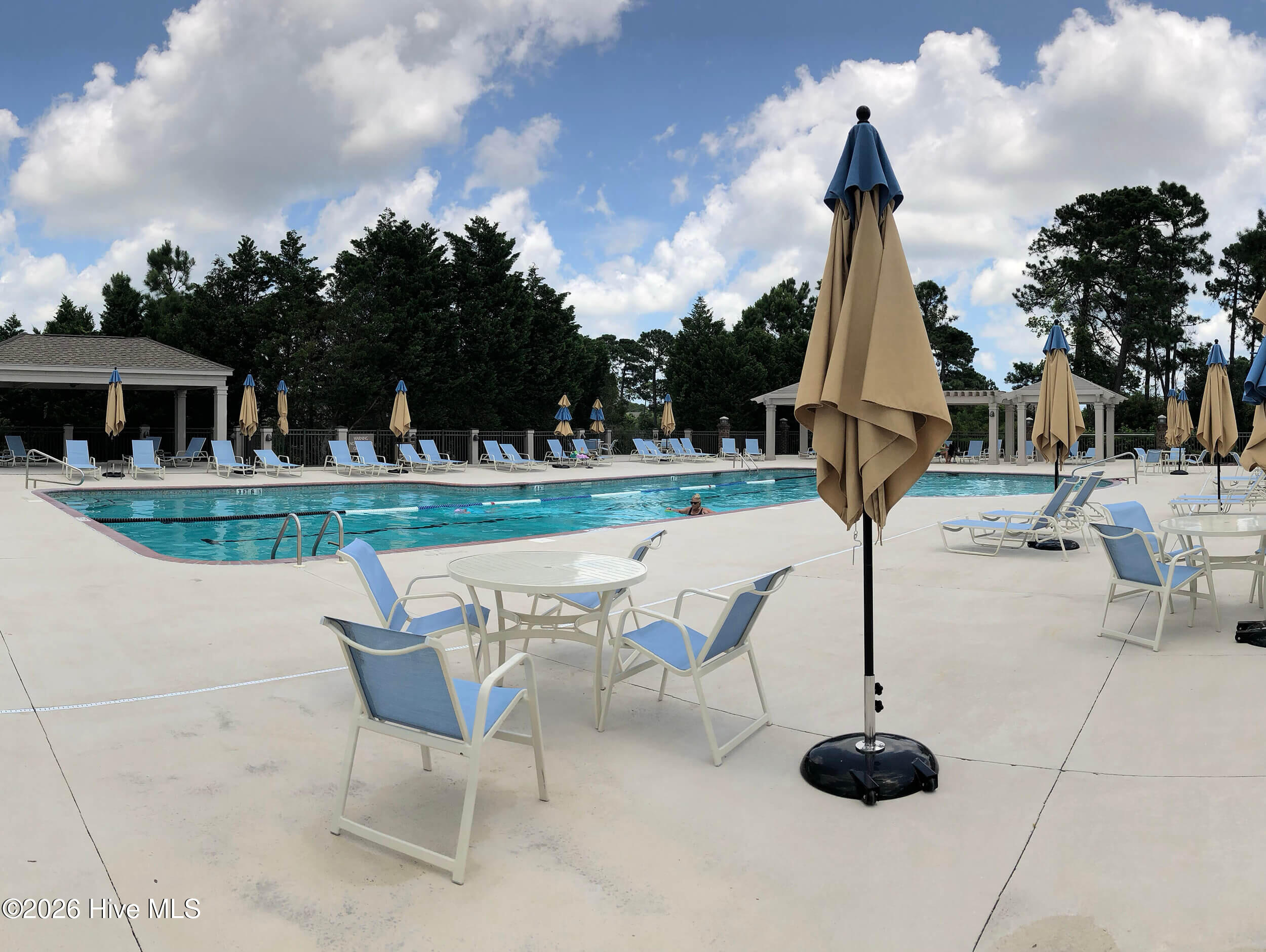 100552329 | Photo 80