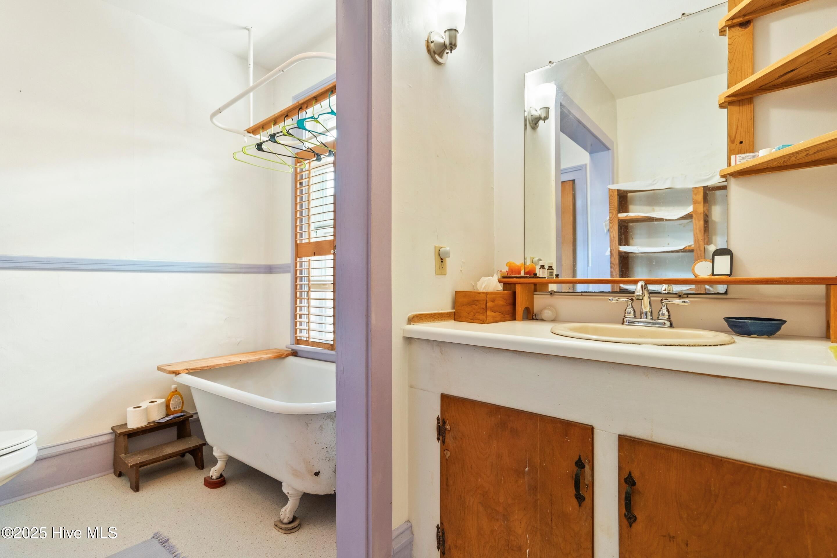 100535914 | Photo 32