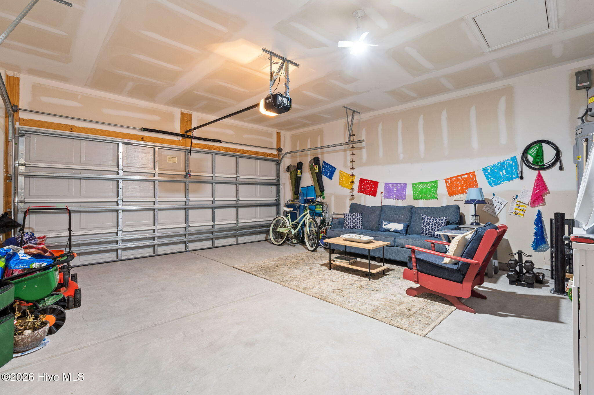 100553701 | Photo 28