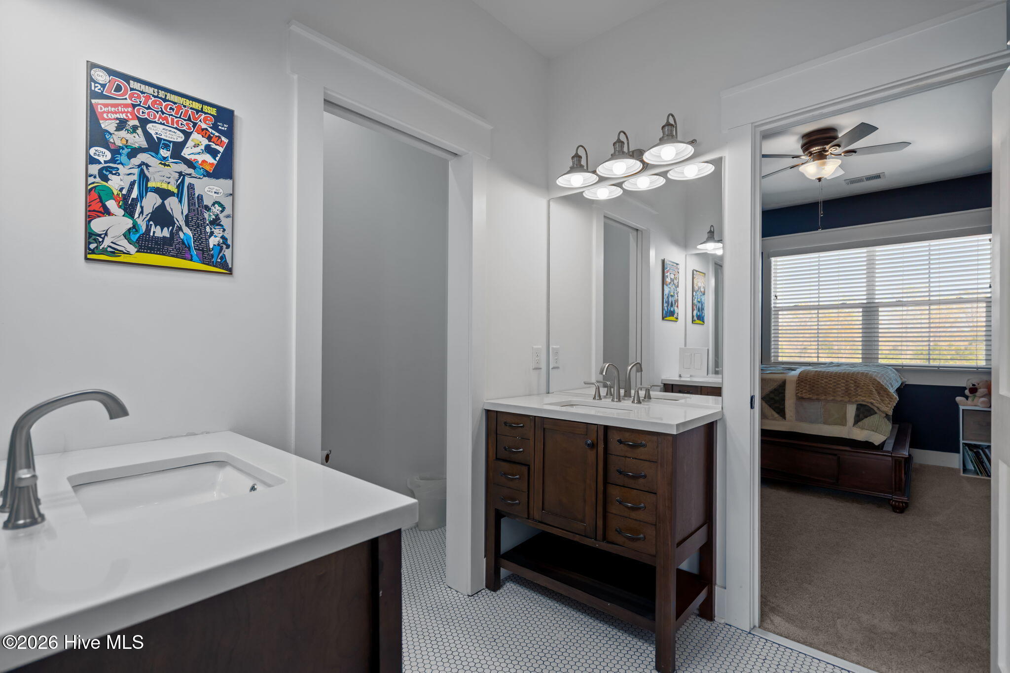 100563591 | Photo 35