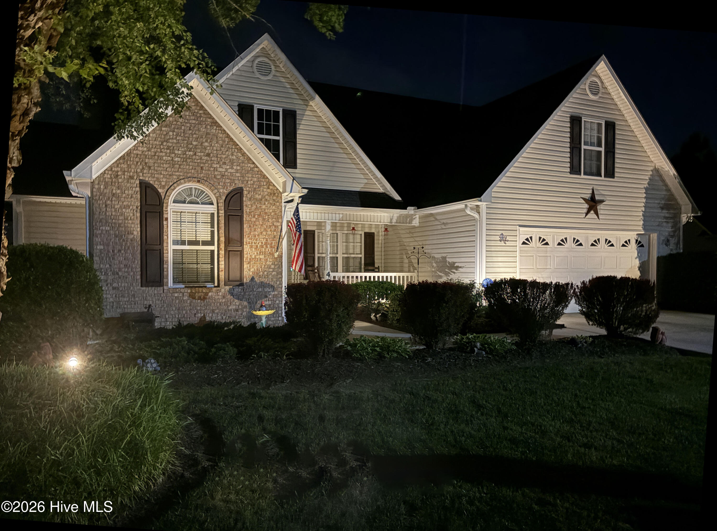 100569230 | Photo 36