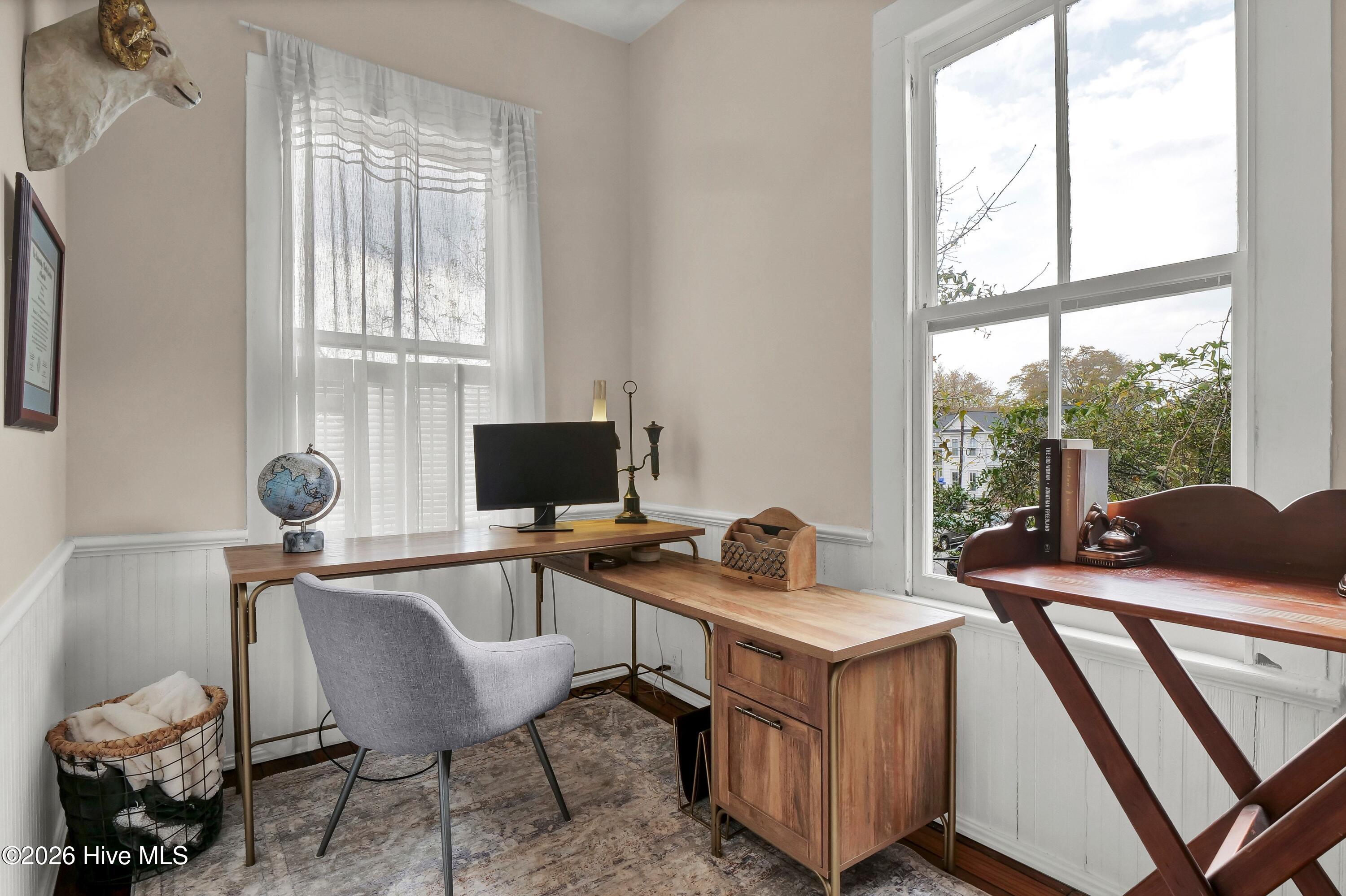 100562597 | Photo 24