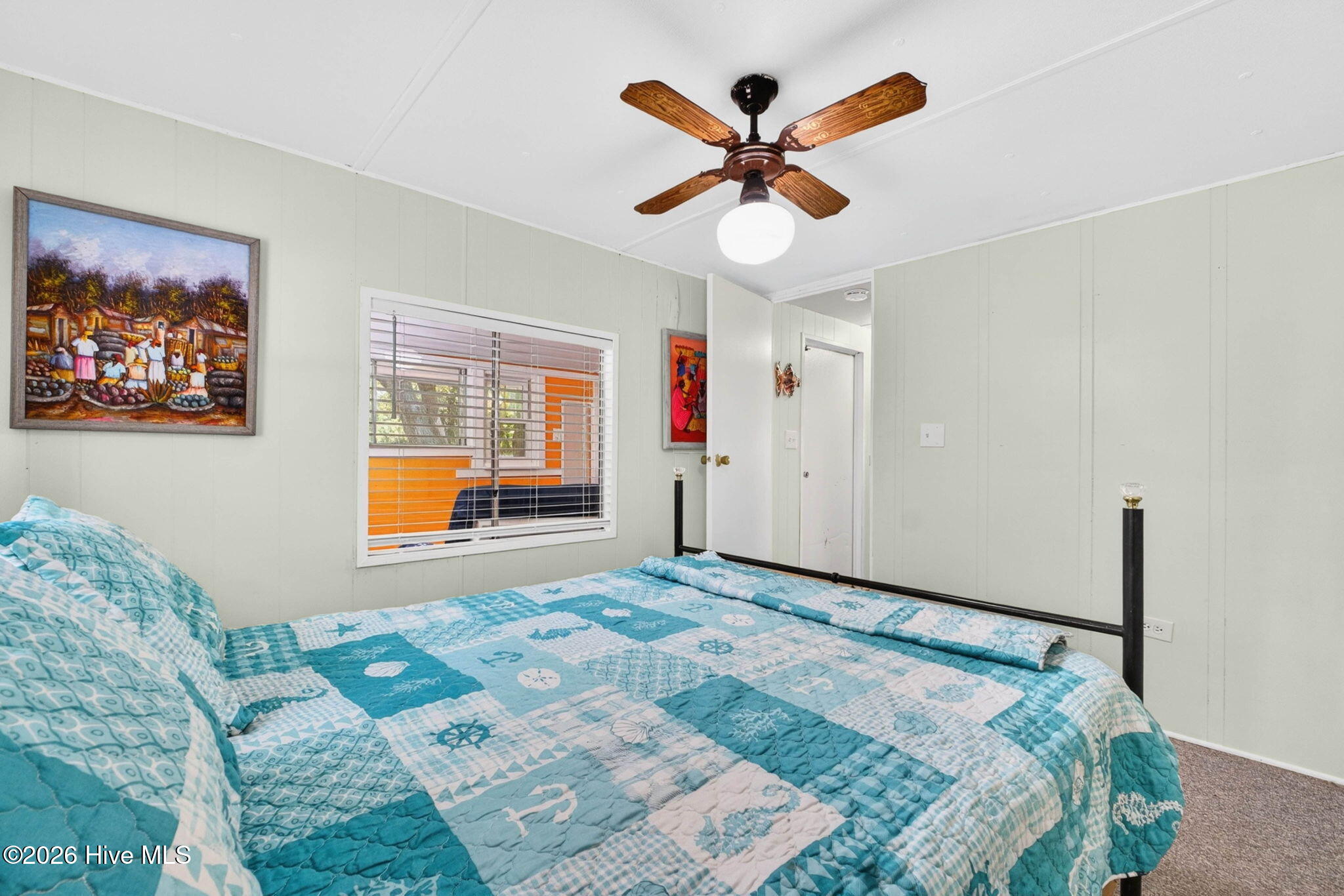 100567850 | Photo 26