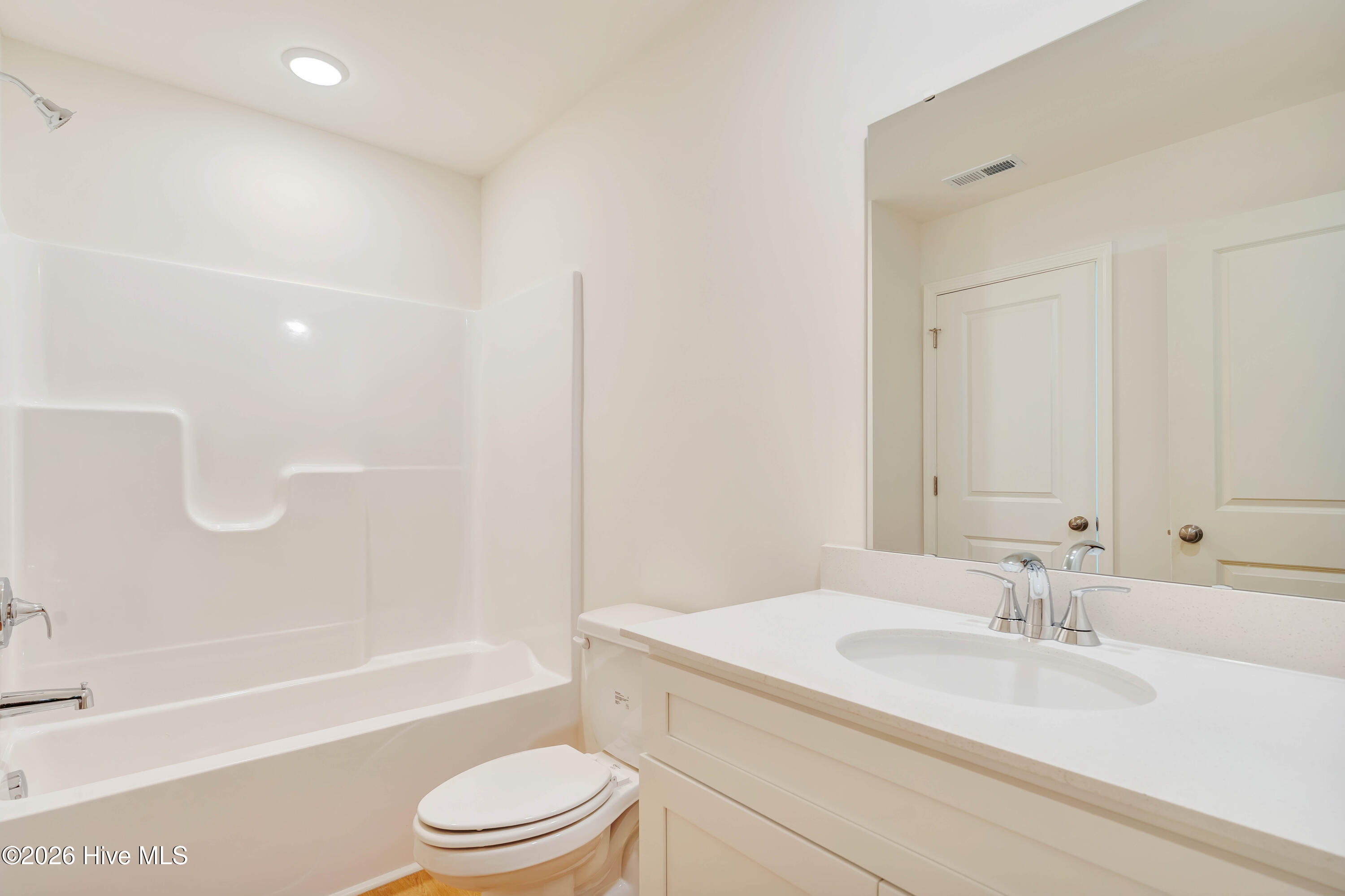 100559142 | Photo 34