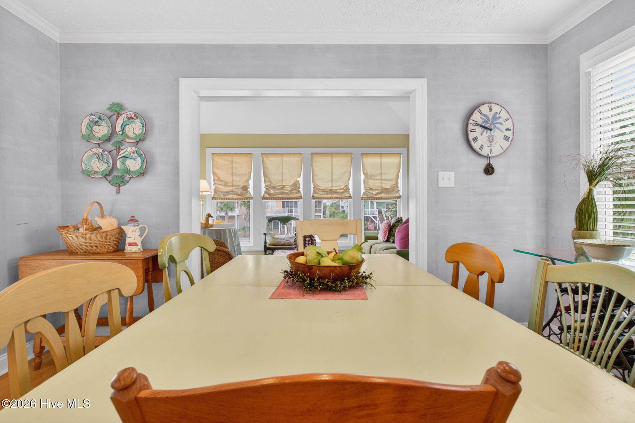 100570658 | Photo 19