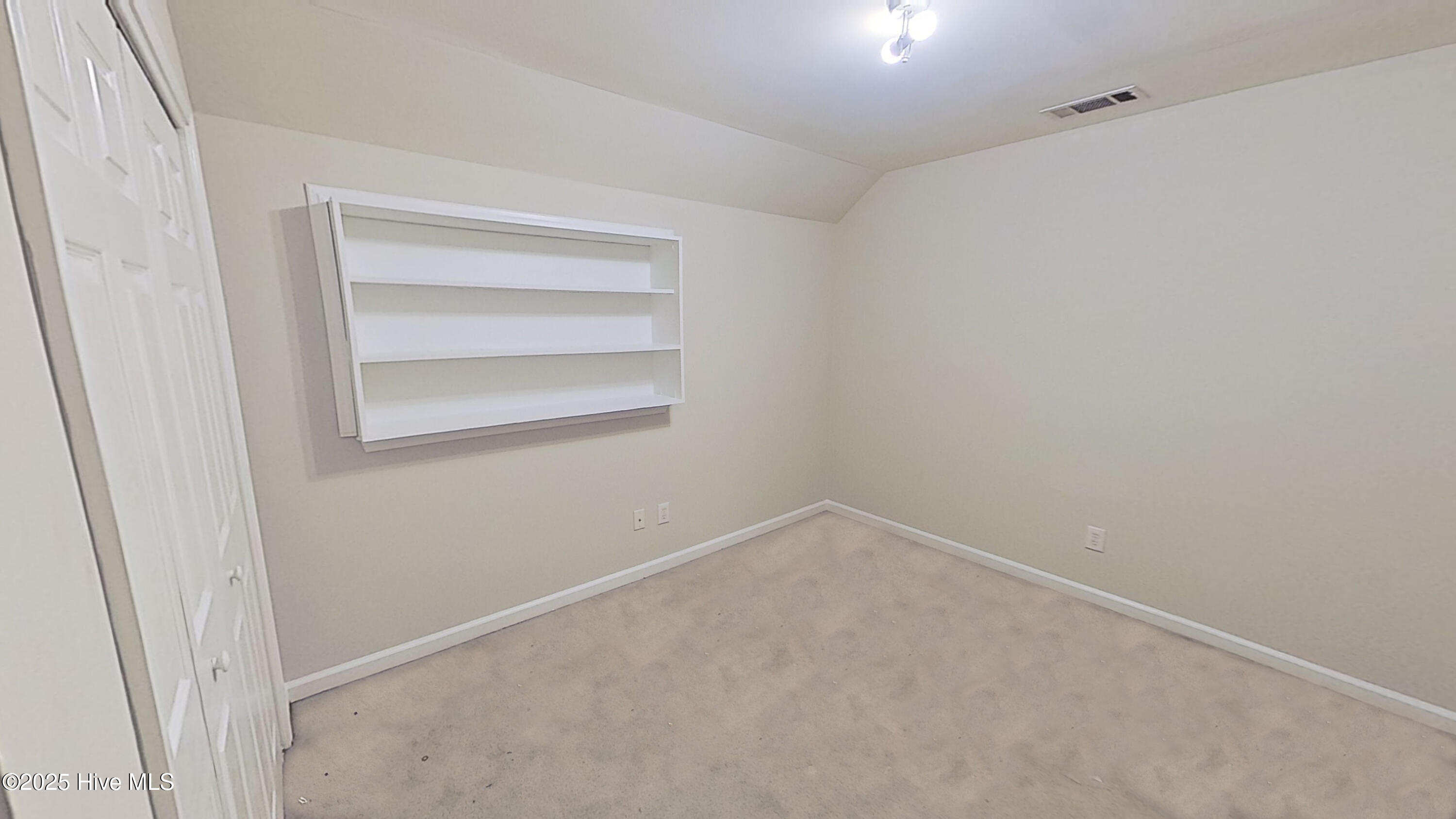 100543632 | Photo 23