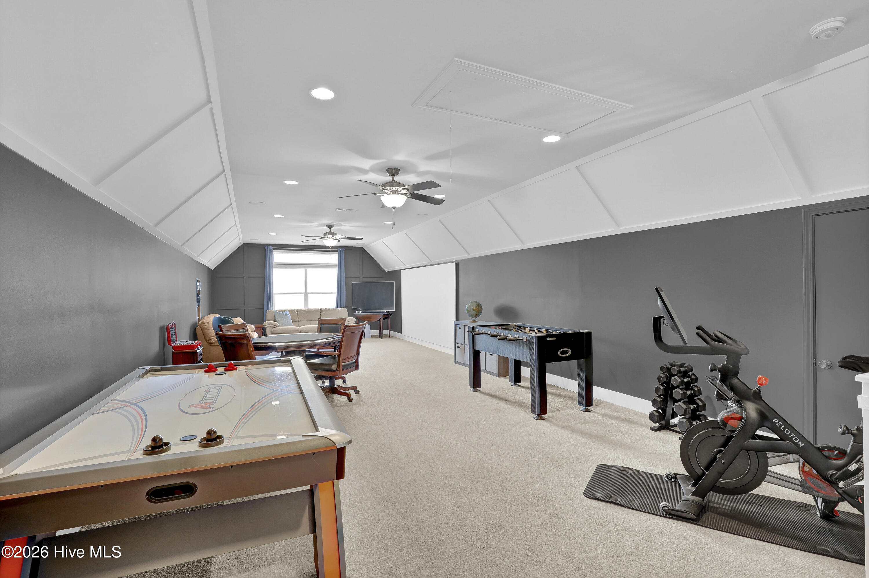 100562204 | Photo 32