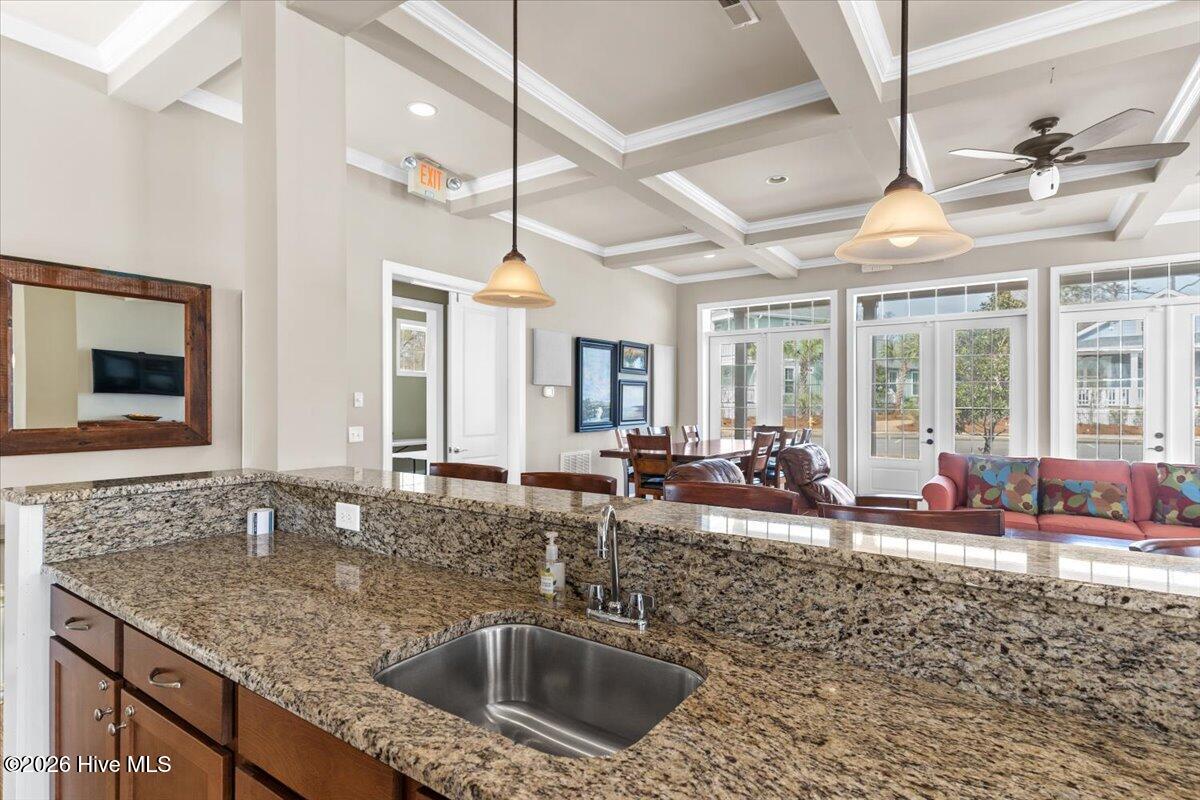 100547784 | Photo 62