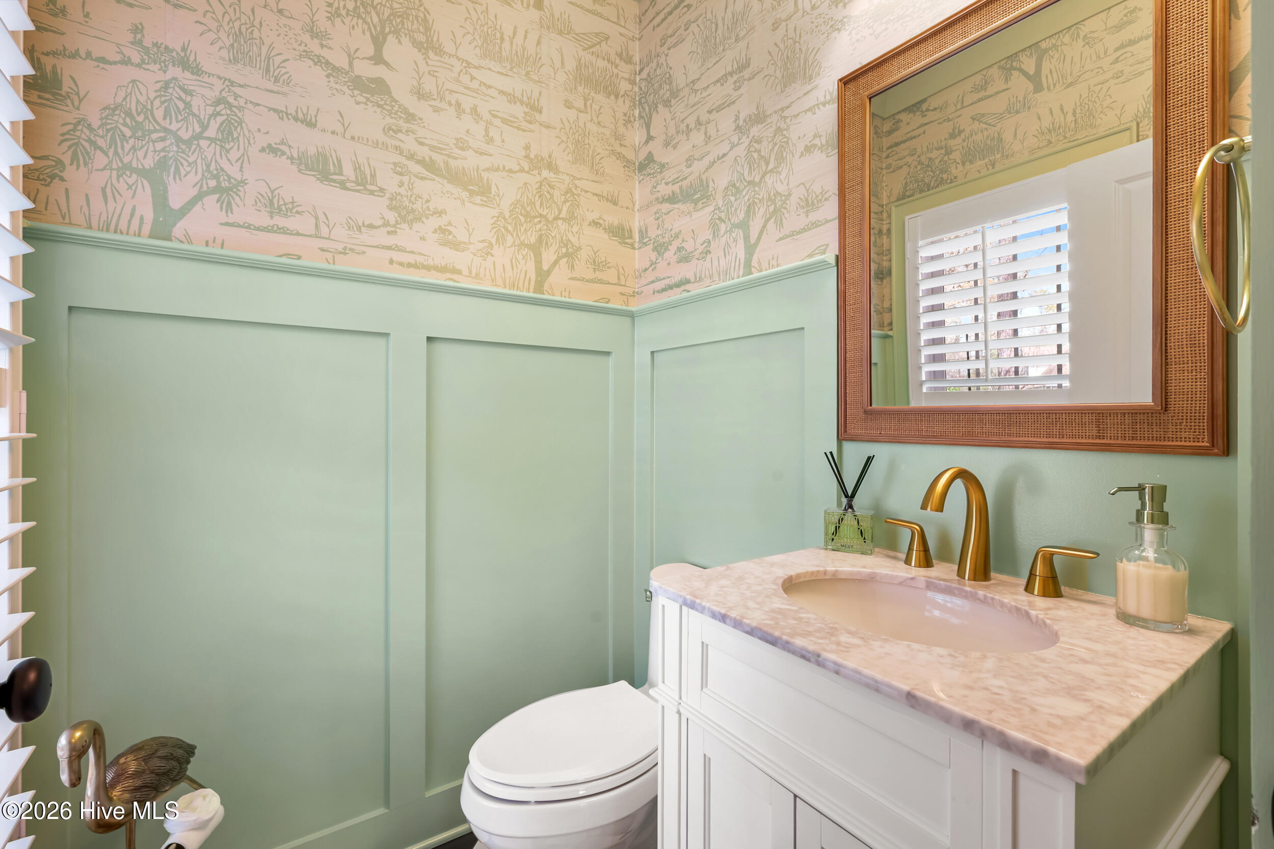 100562808 | Photo 32