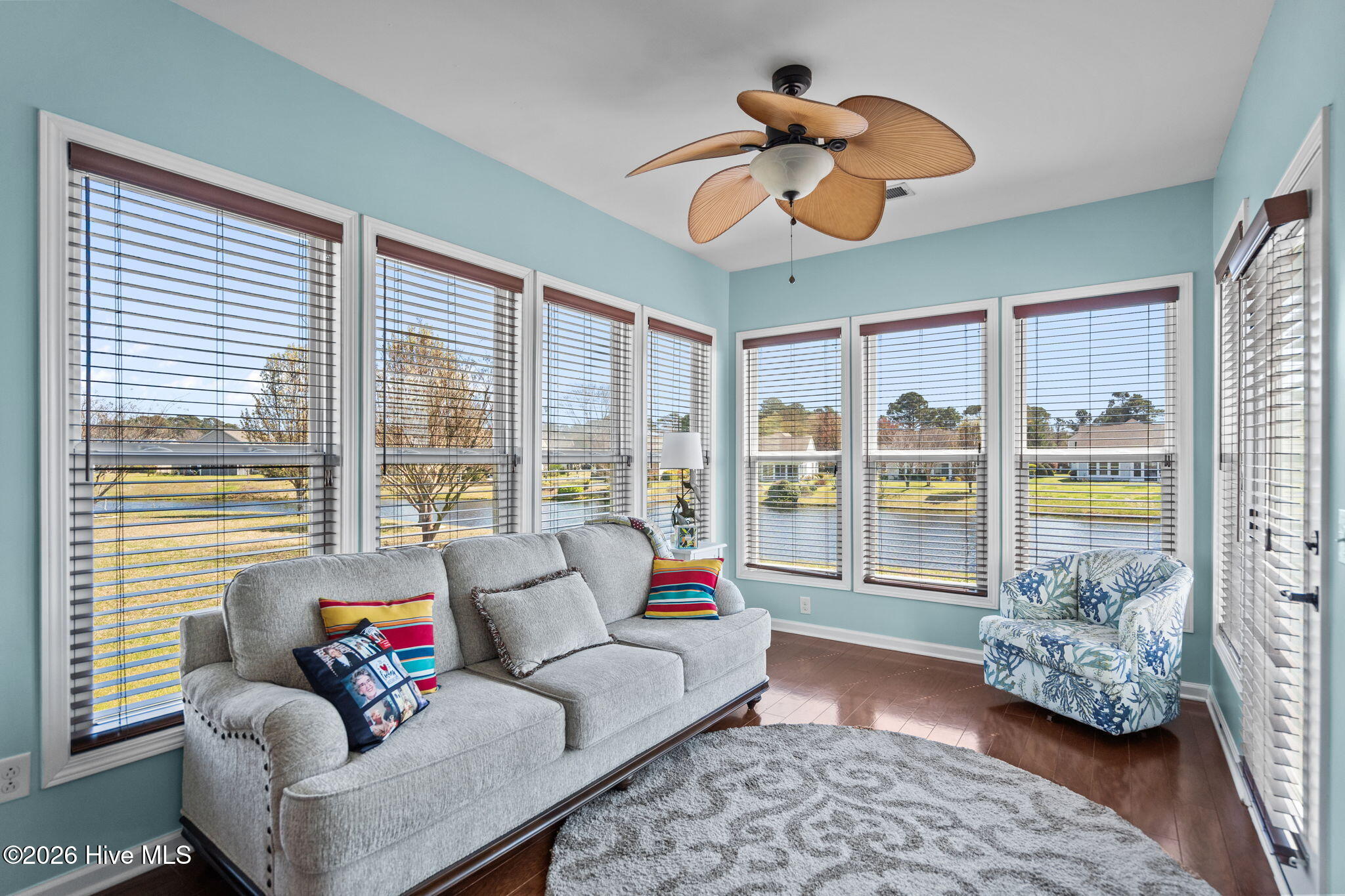 100562471 | Photo 23