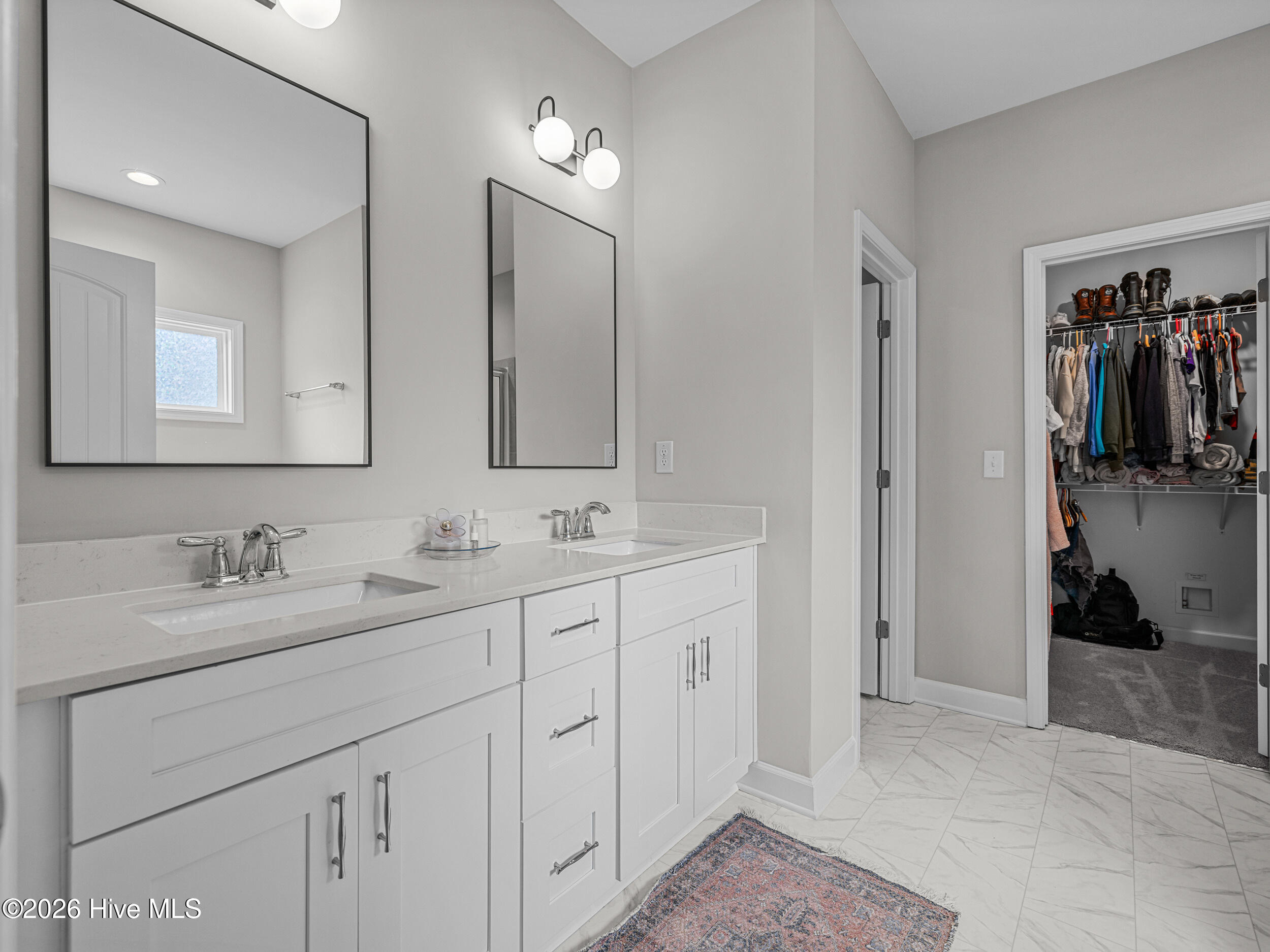 100558096 | Photo 34