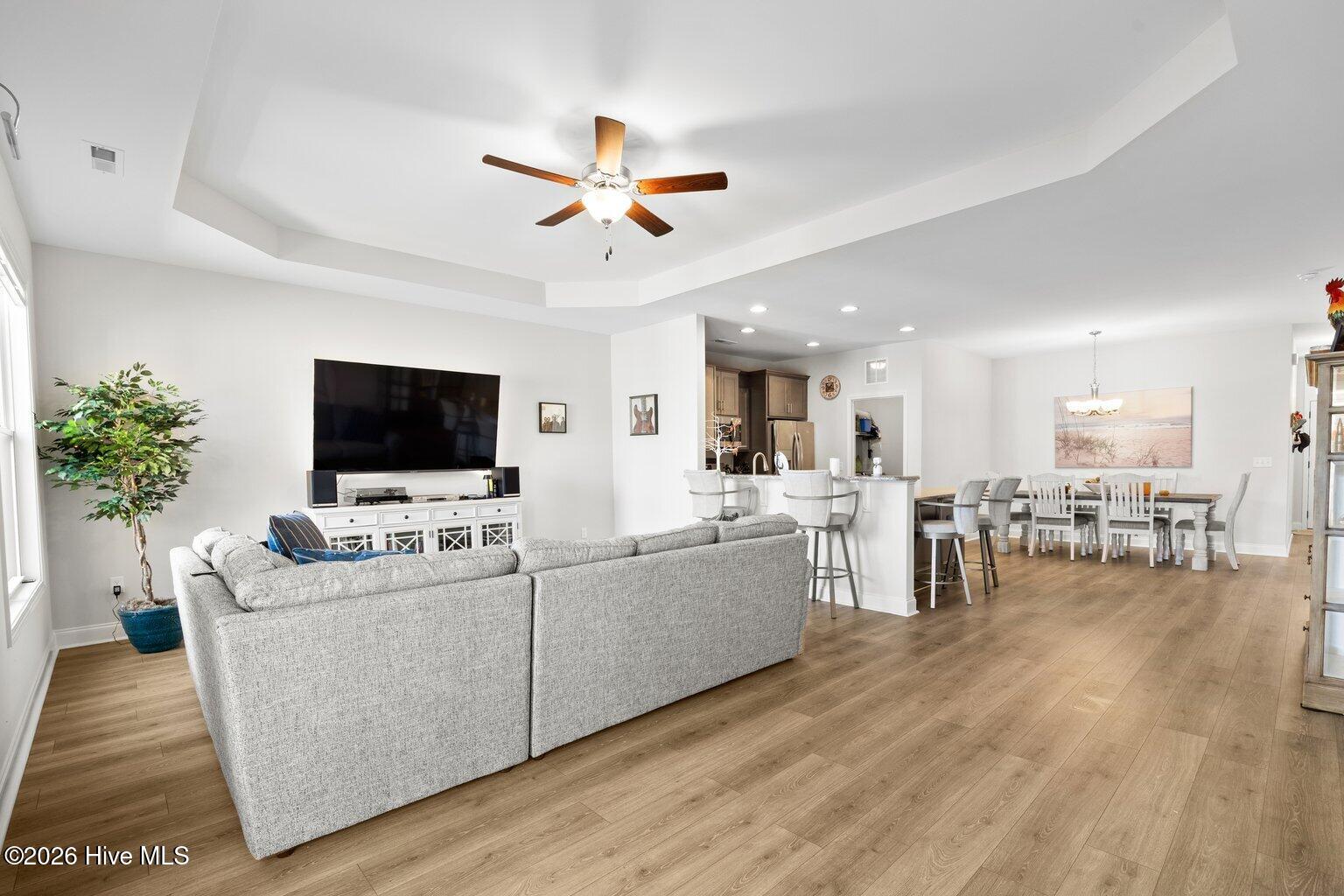 100549643 | Photo 10