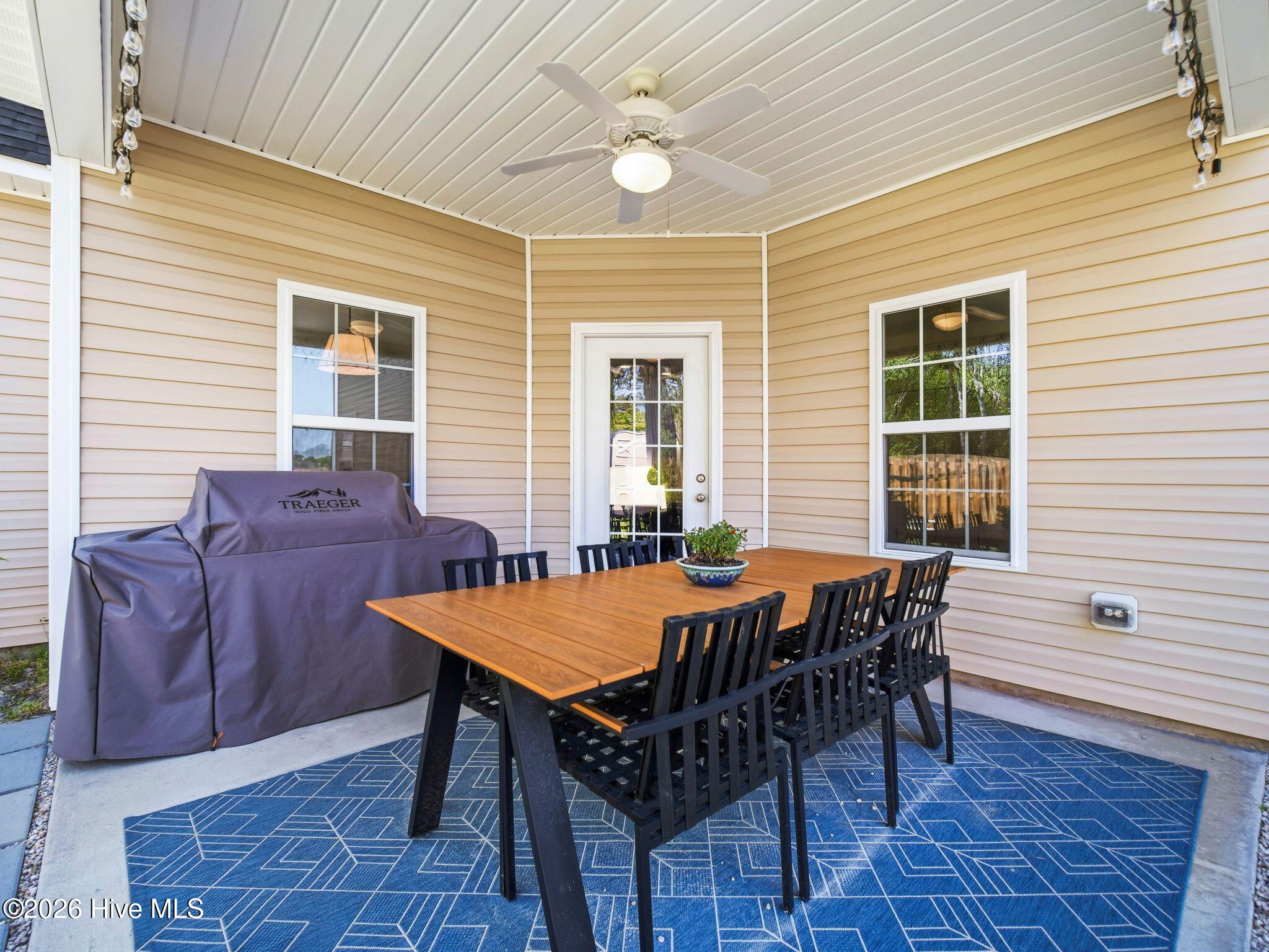 100569153 | Photo 44