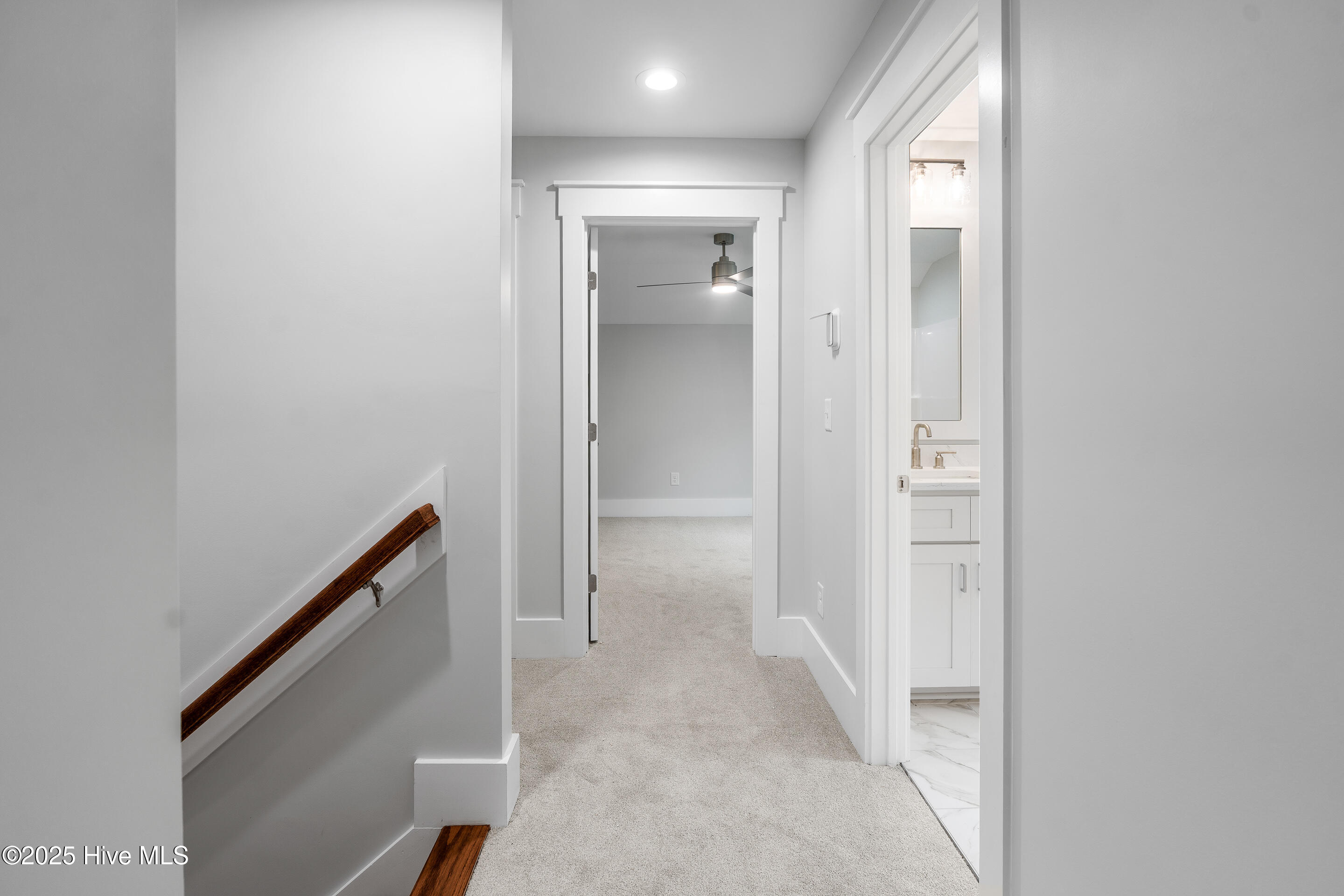 100515722 | Photo 33