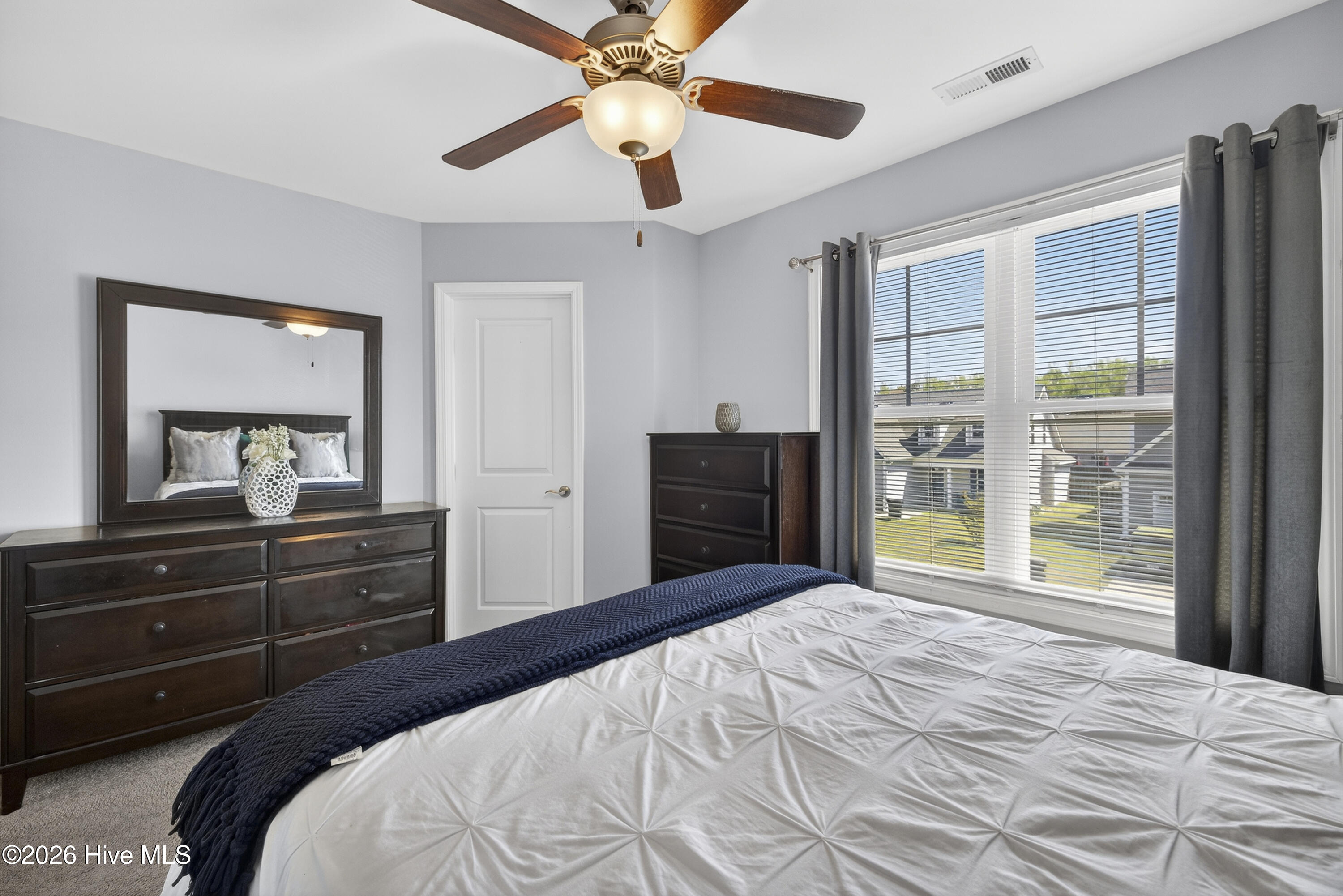 100563705 | Photo 26