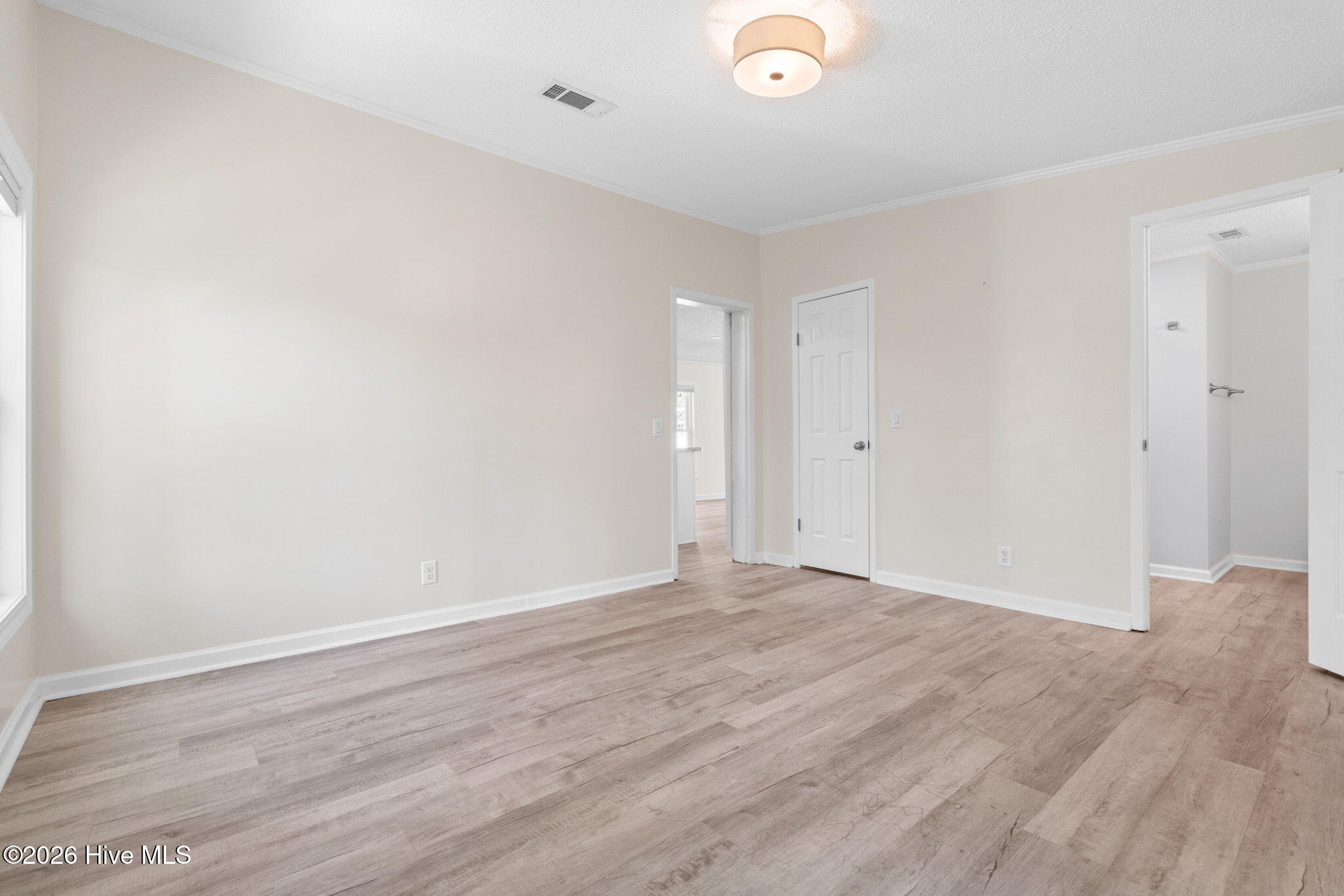 100555221 | Photo 25