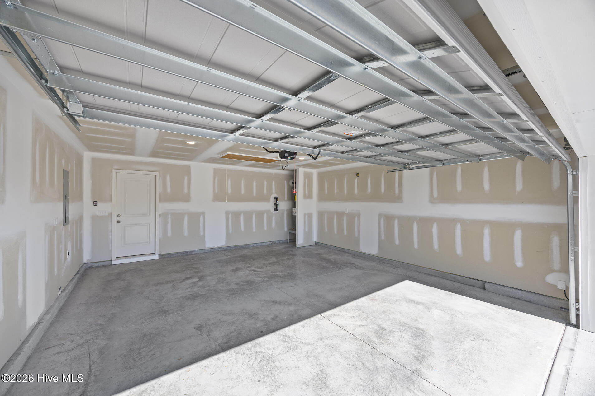 100560902 | Photo 22