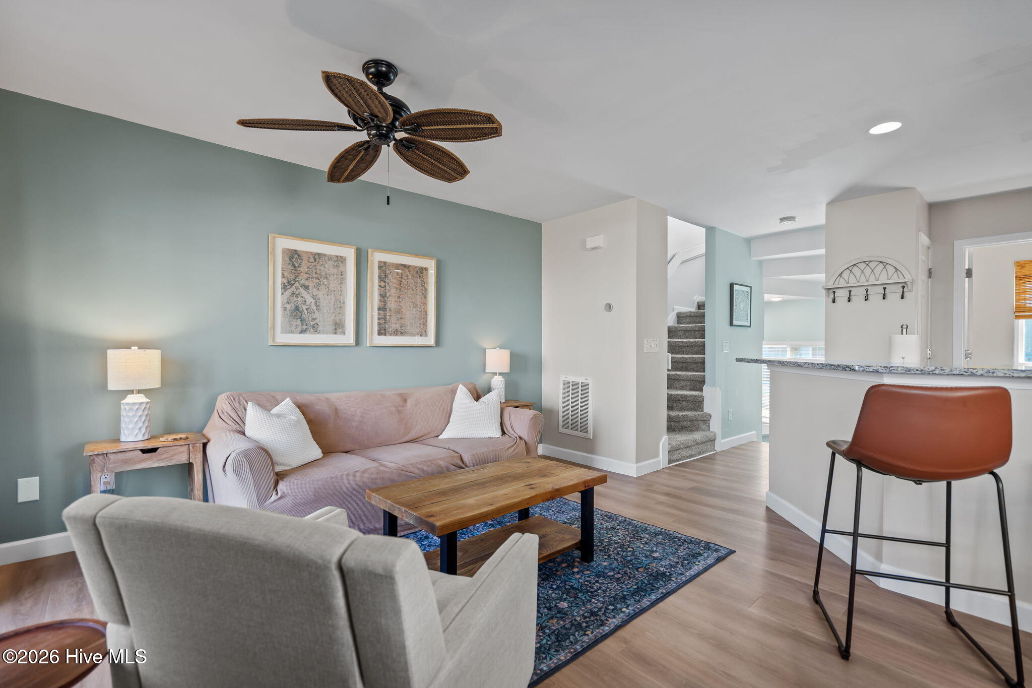 100566961 | Photo 13