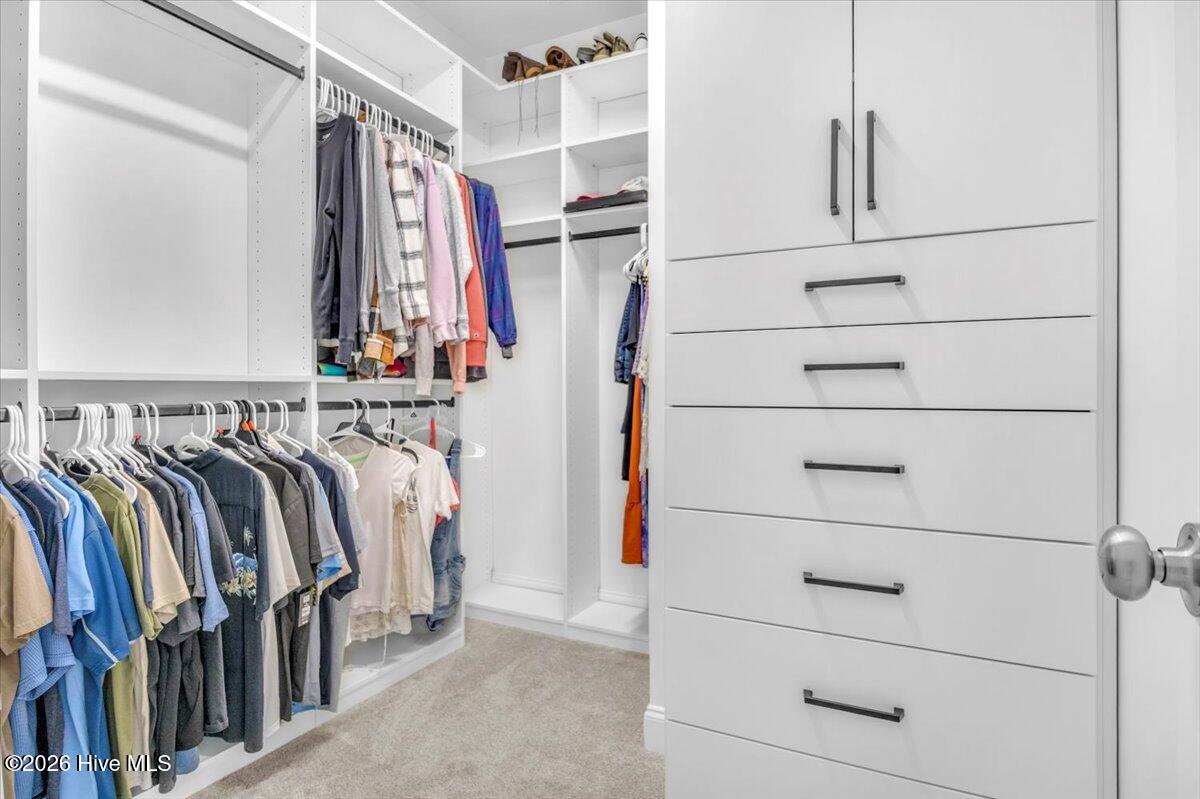 100556210 | Photo 32