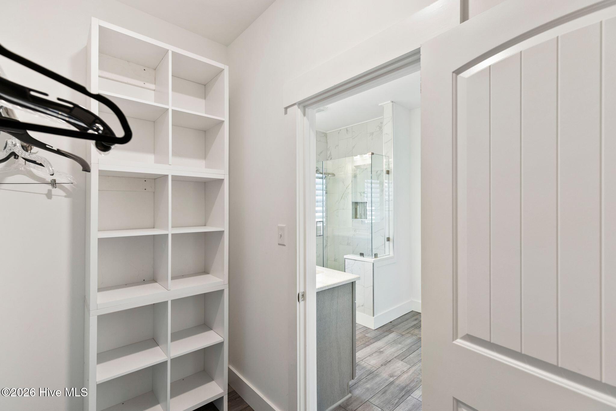 100551574 | Photo 43