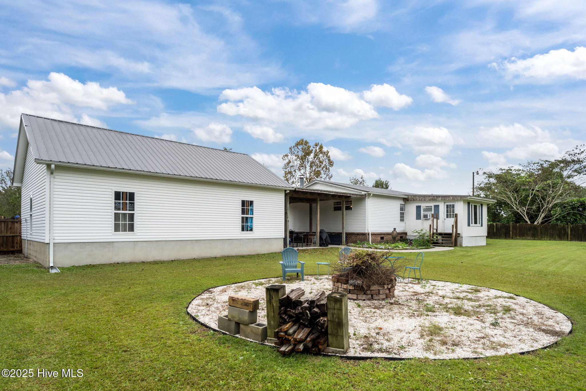 100537137 | Photo 42