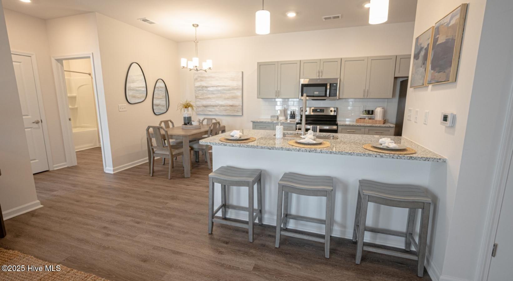 100484531 | Photo 23