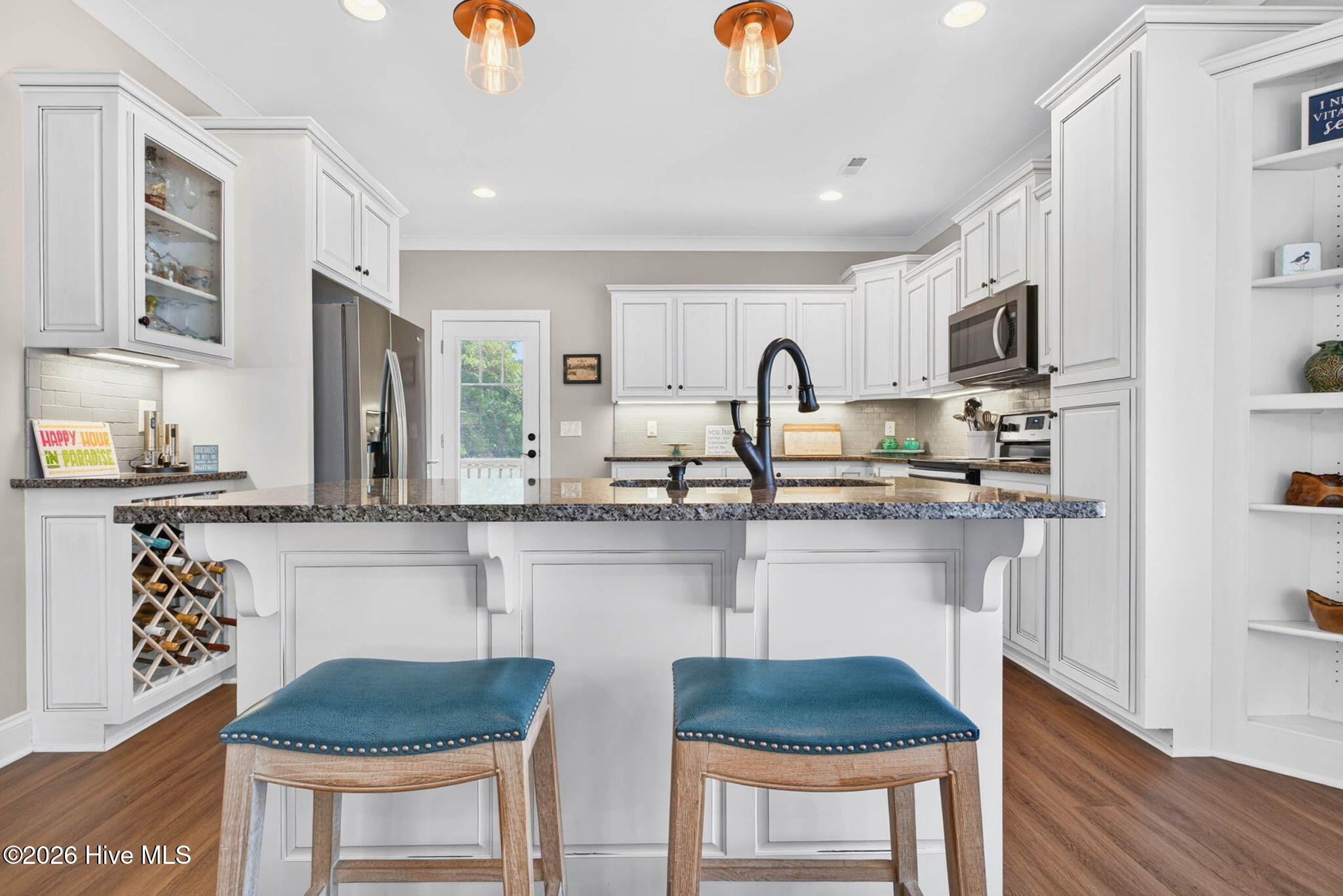 100568136 | Photo 17