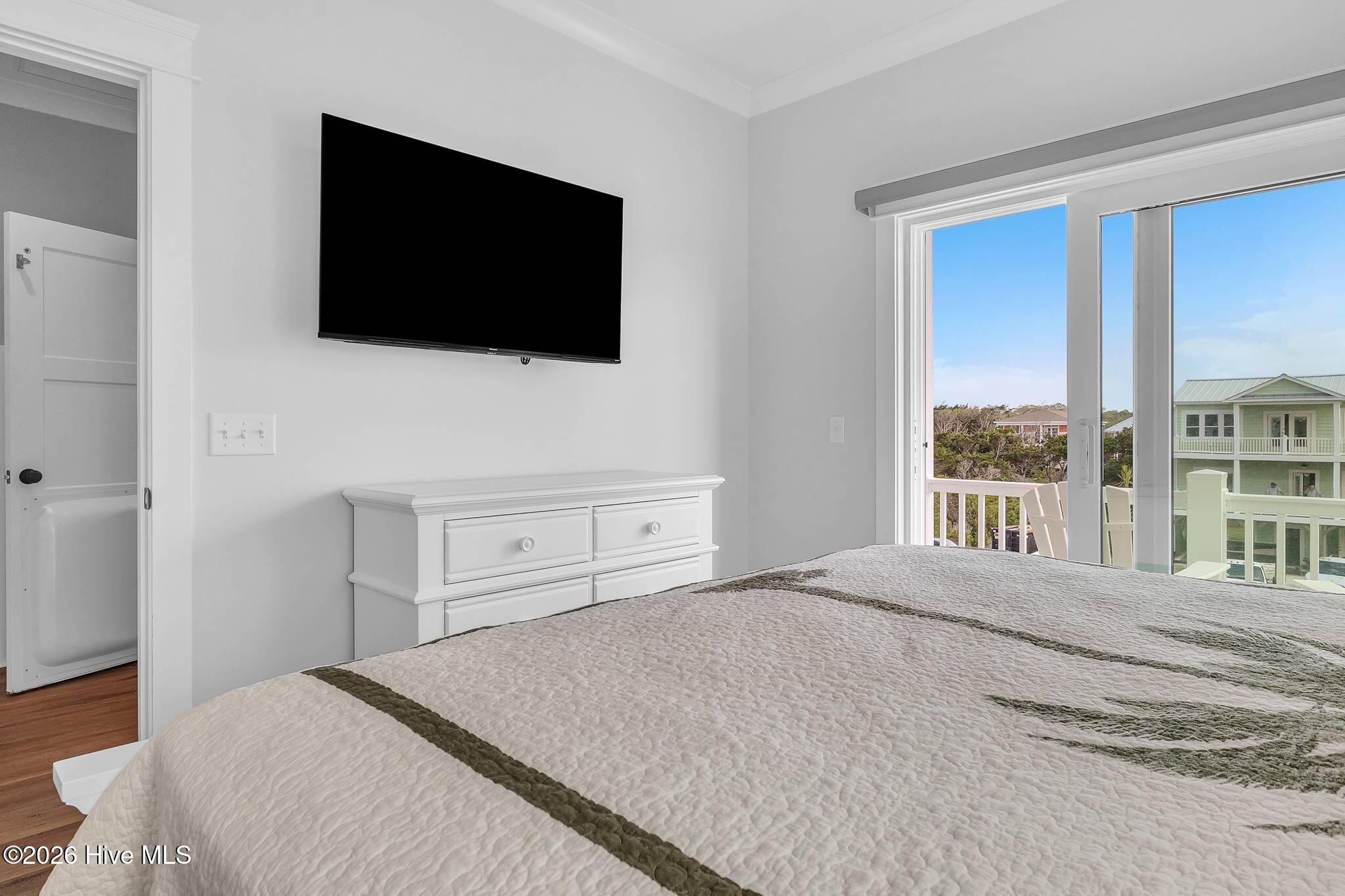 100558345 | Photo 68