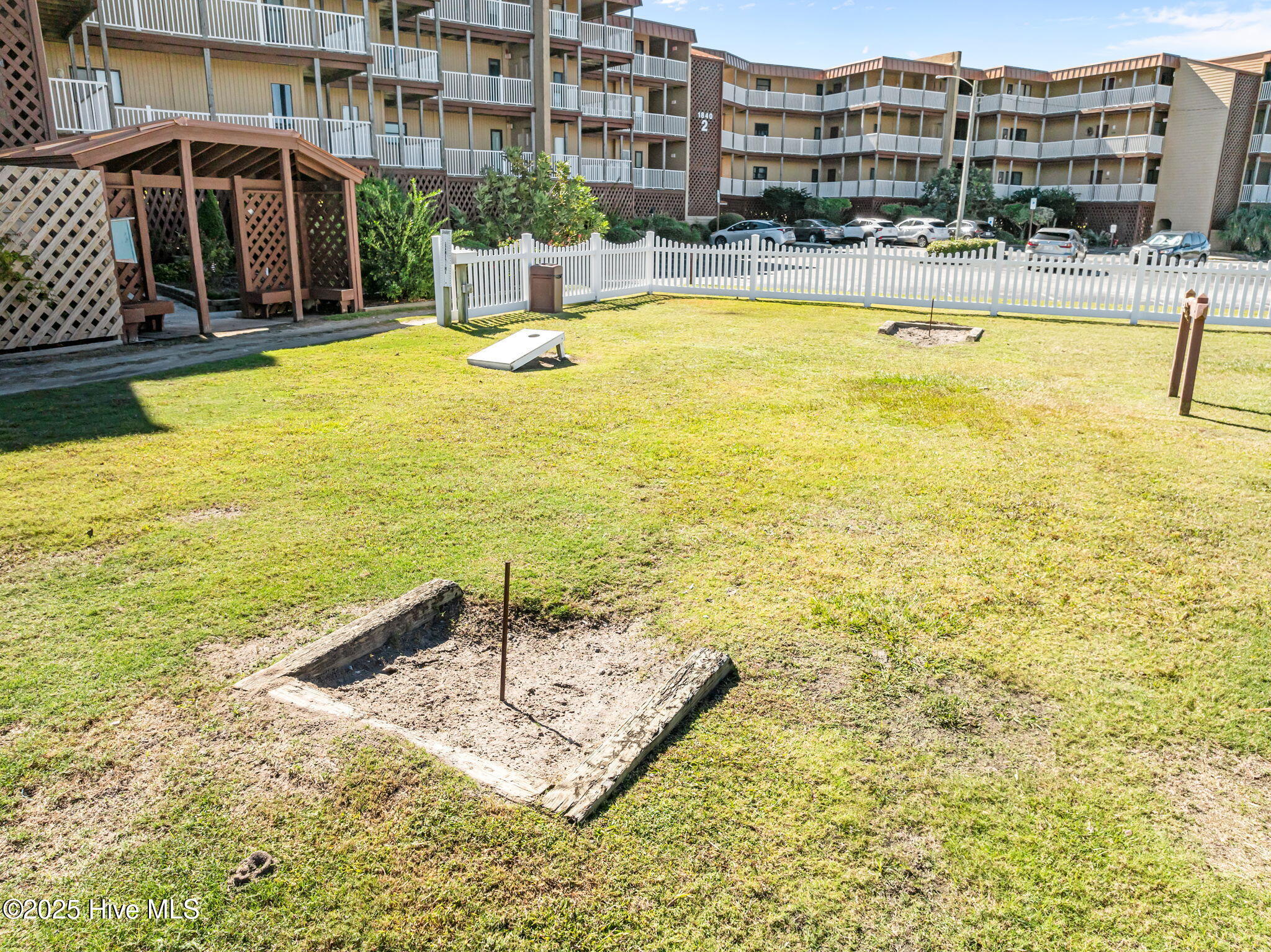 100537273 | Photo 47