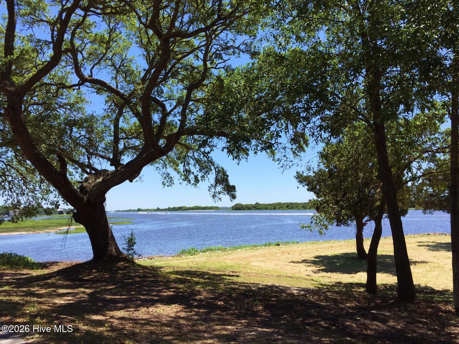 100563762 | Photo 53