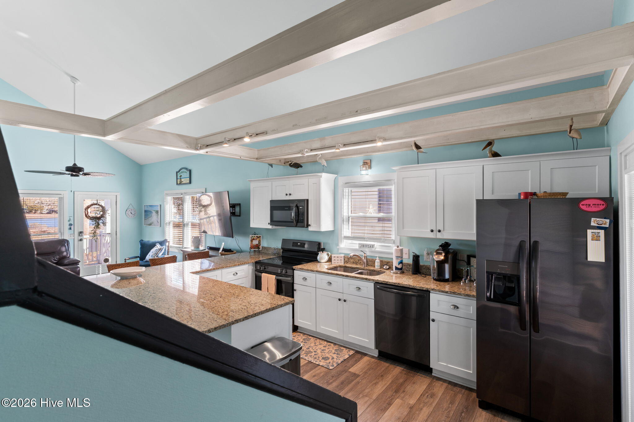 100557259 | Photo 13