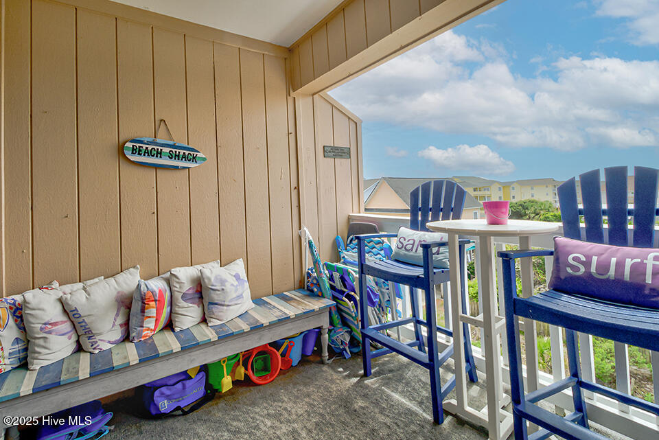 100523635 | Photo 16