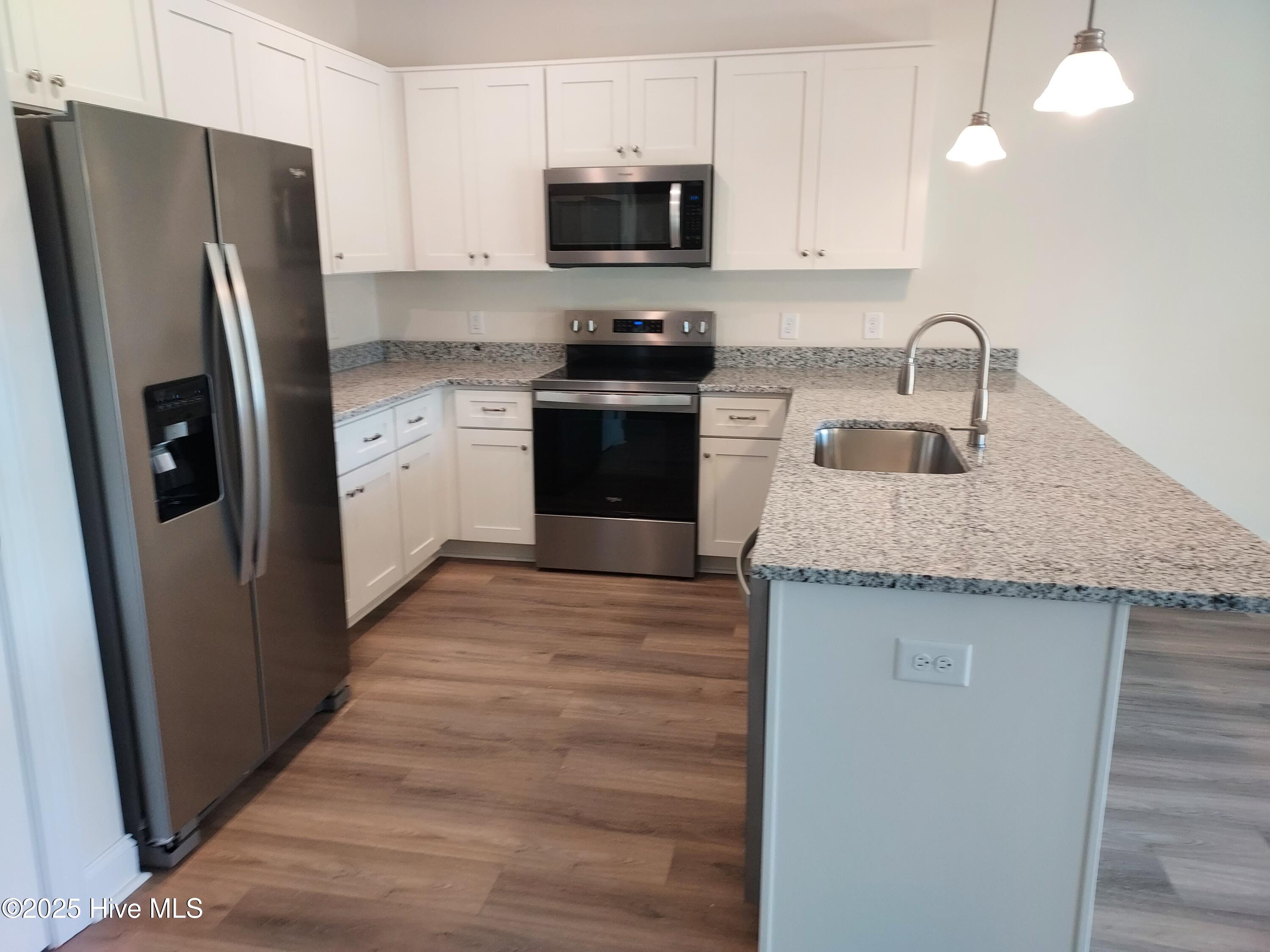 100506842 | Photo 17