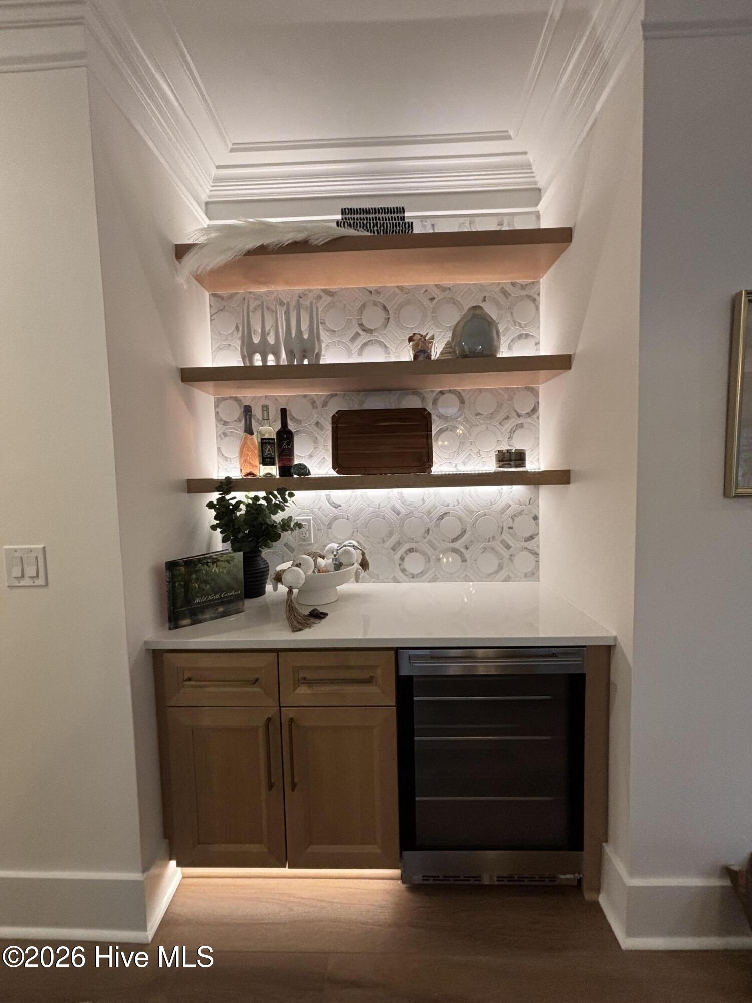 100516902 | Photo 76