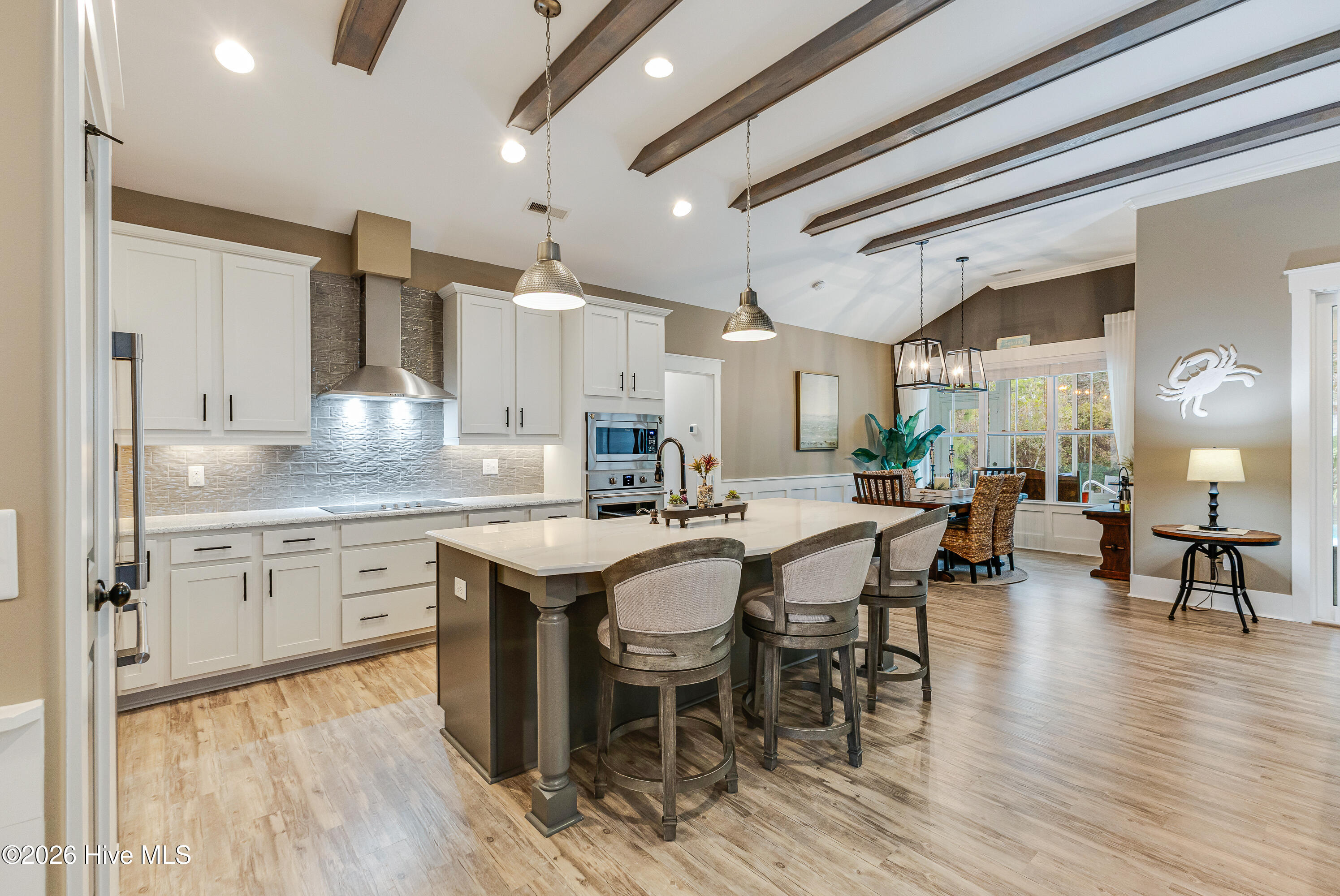 100551306 | Photo 12