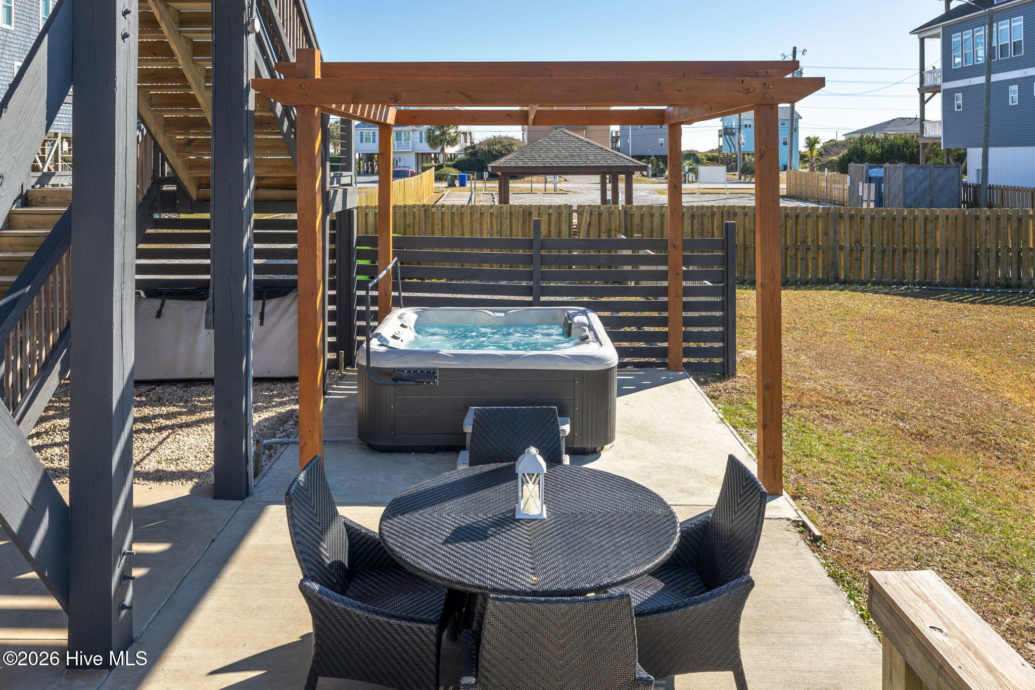 100560160 | Photo 40