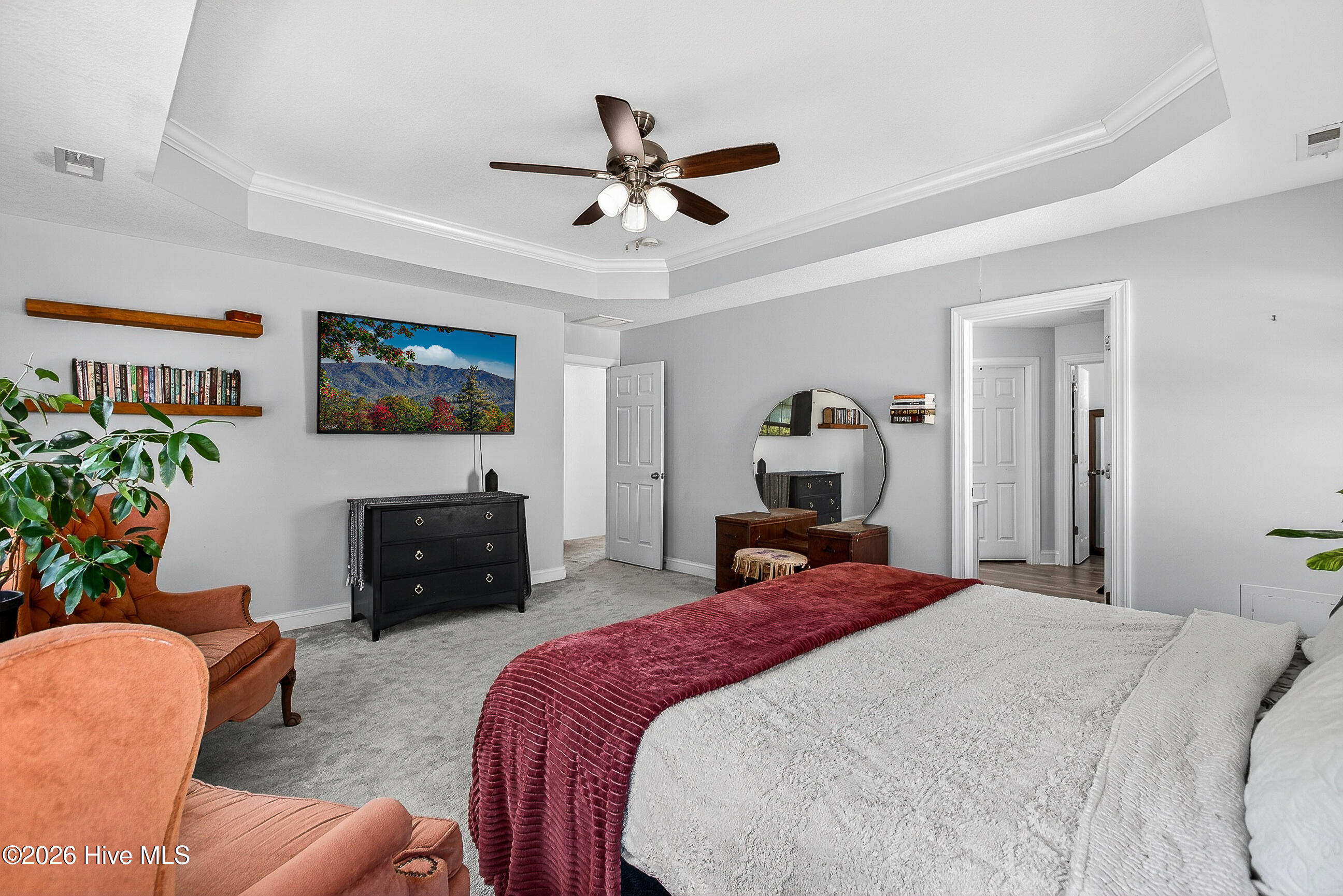 100568368 | Photo 25