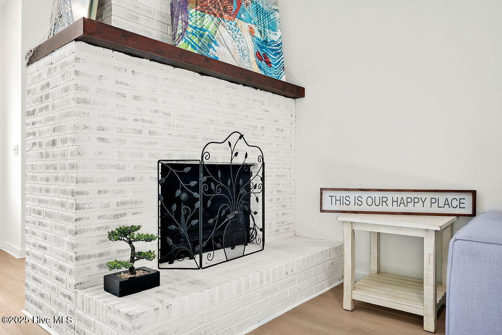 100570405 | Photo 24