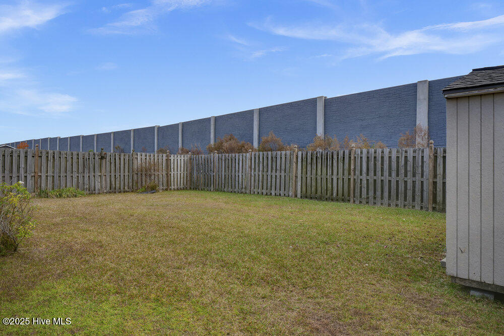 100560042 | Photo 23