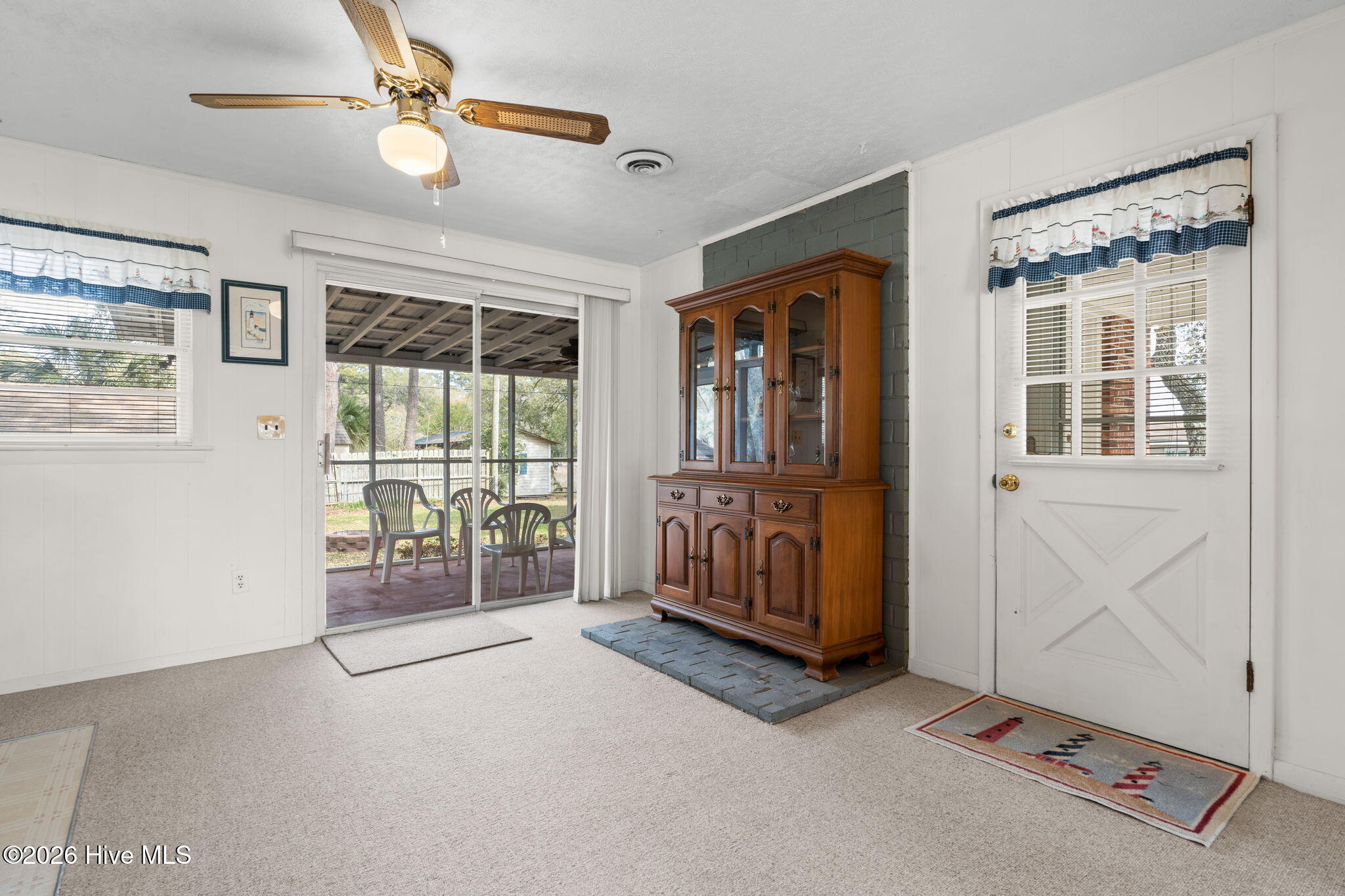 100562927 | Photo 23