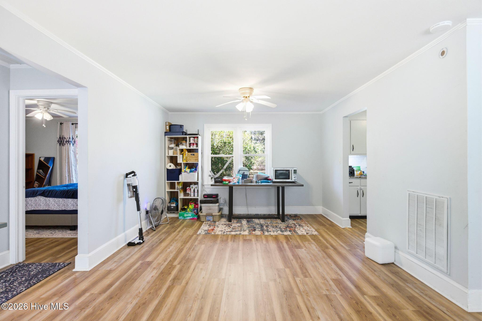 100562415 | Photo 11