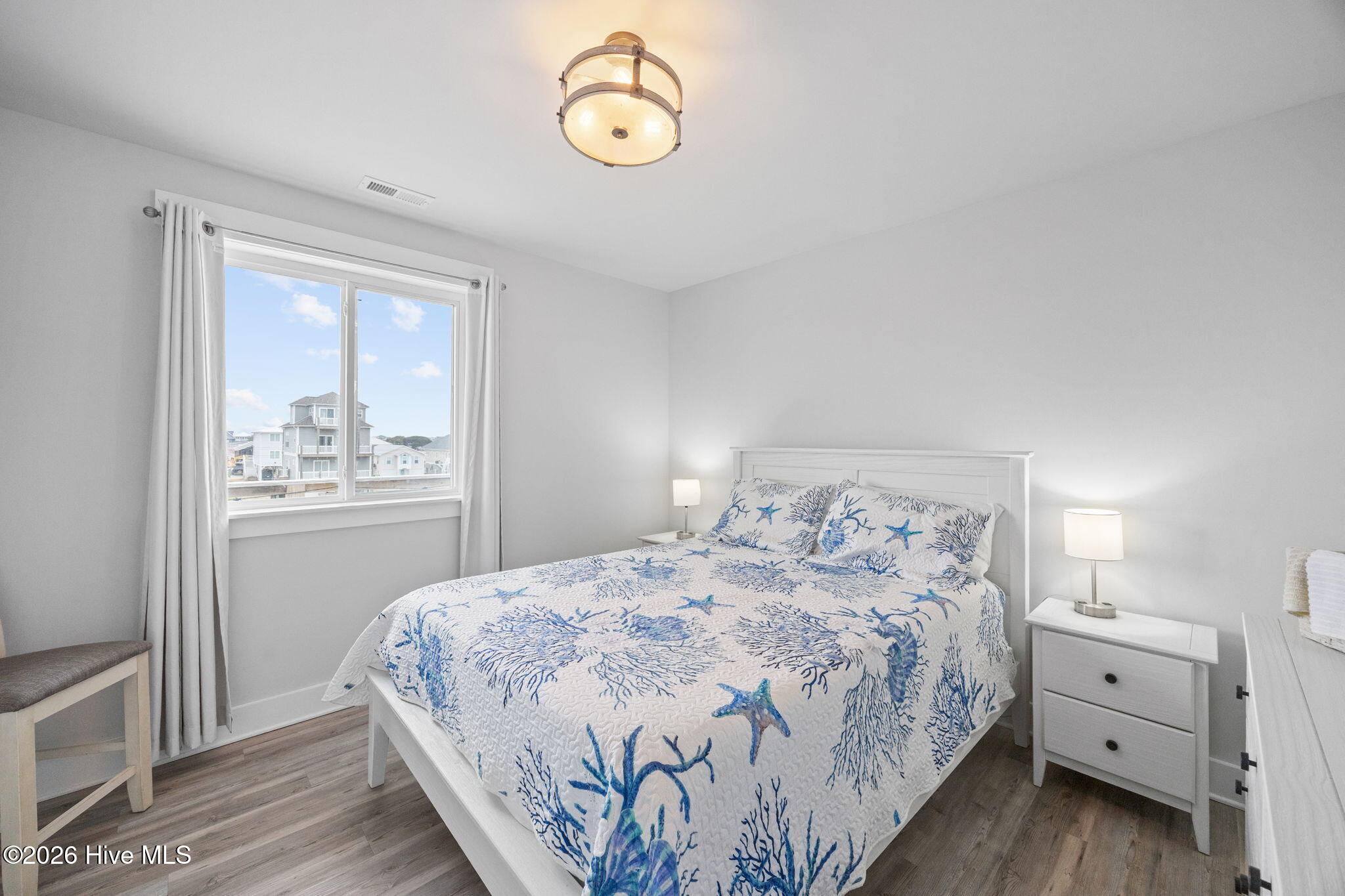 100557334 | Photo 17