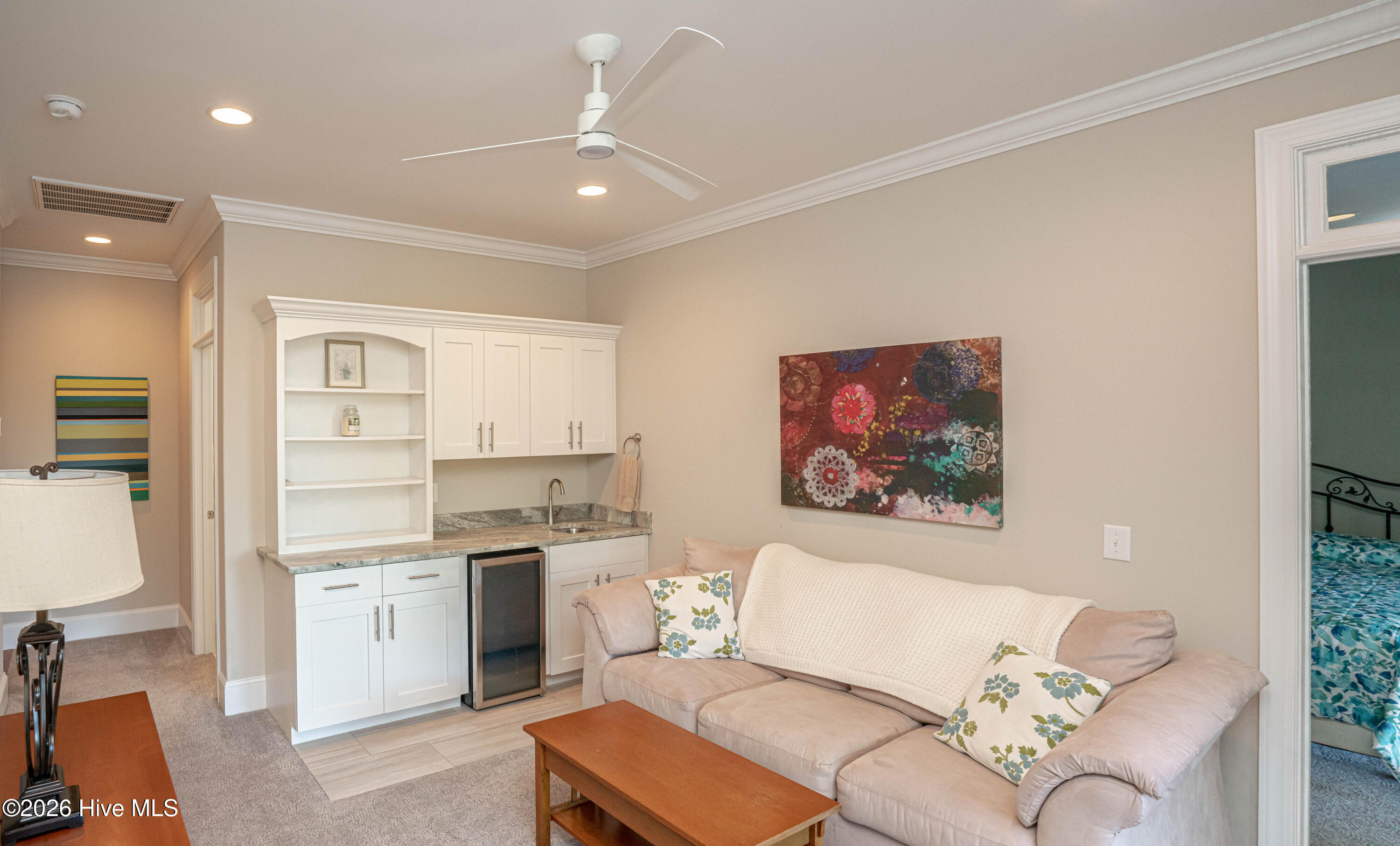 100550389 | Photo 60