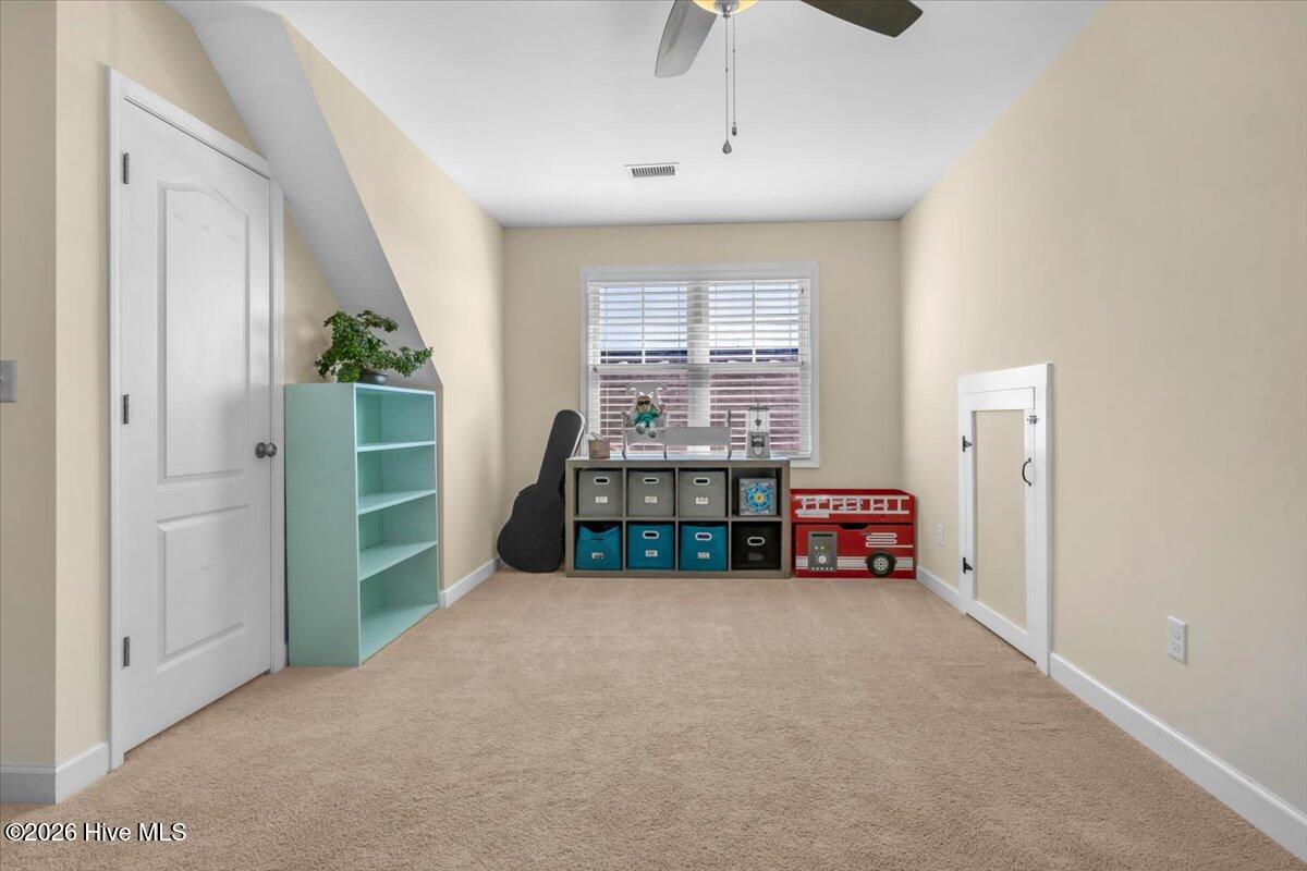 100567099 | Photo 46