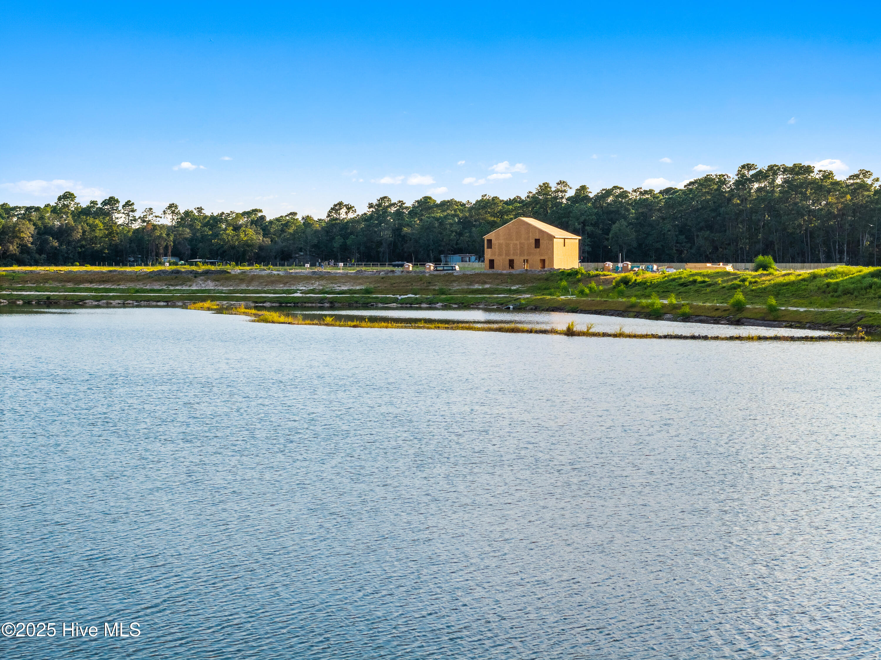 100533302 | Photo 25