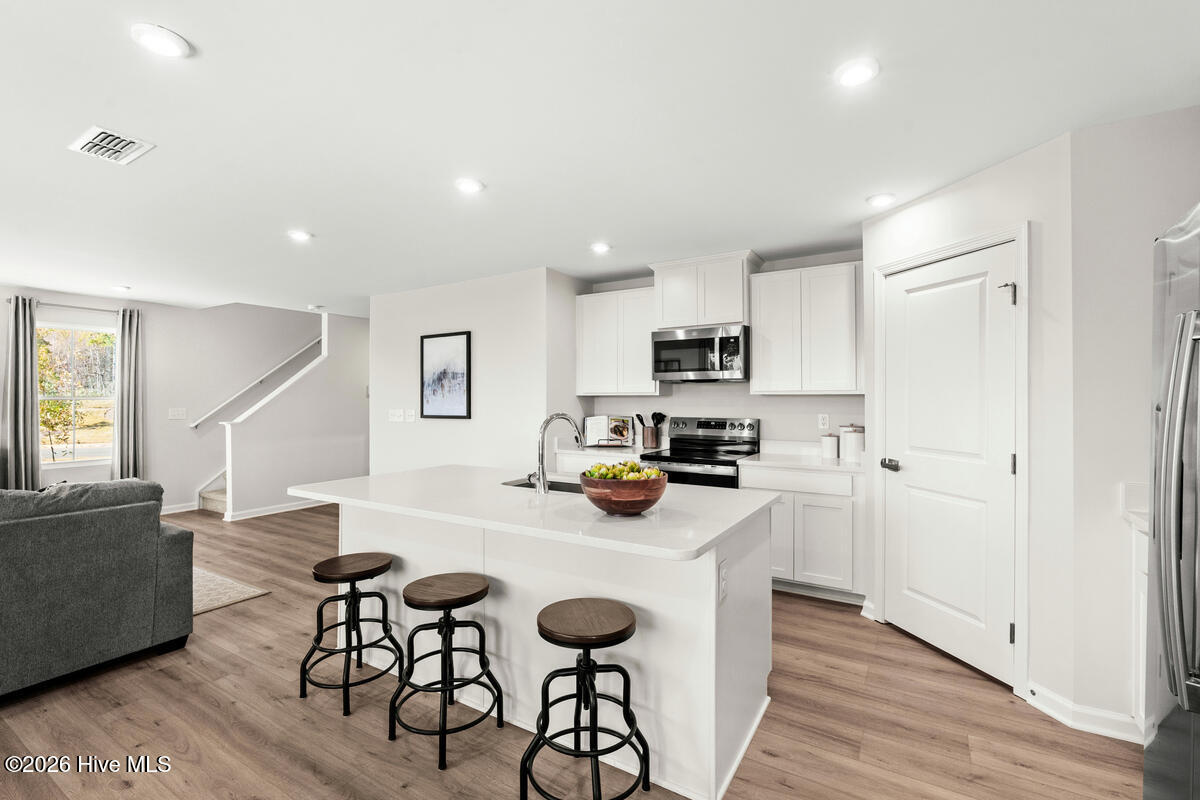 100564045 | Photo 12