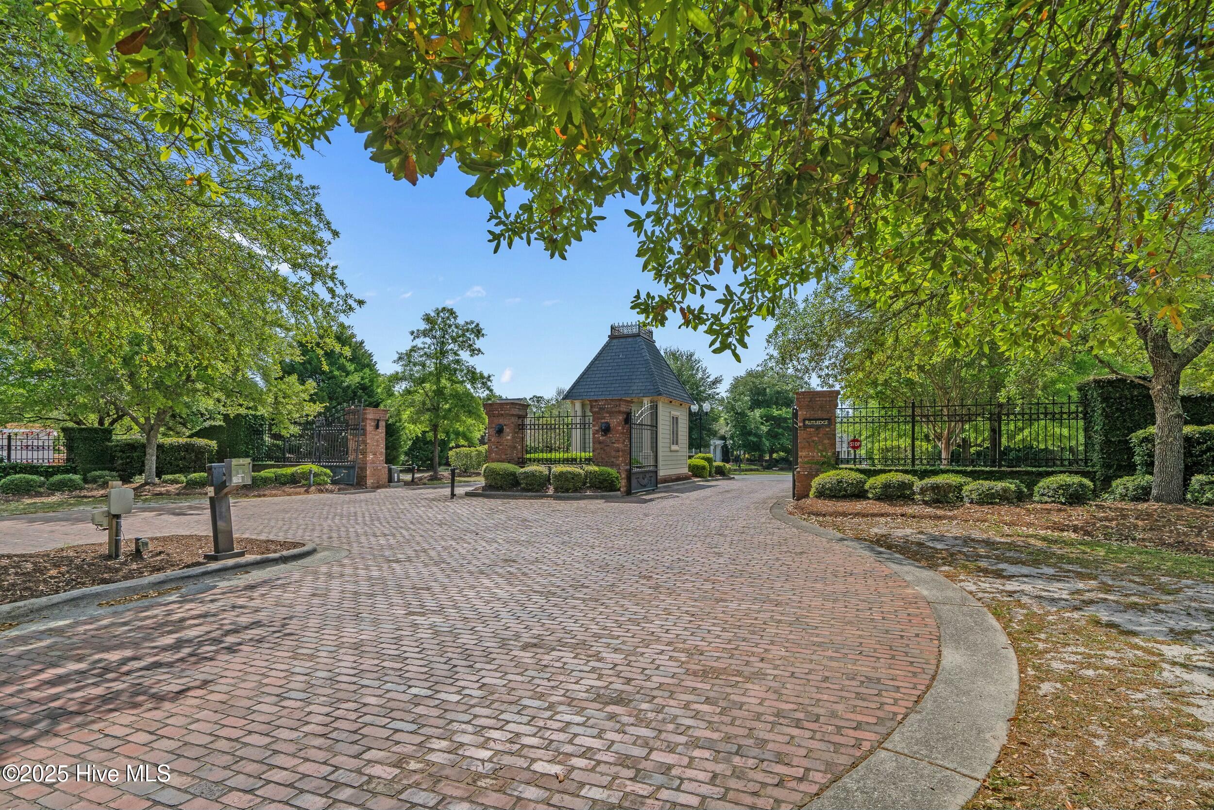 100502360 | Photo 14