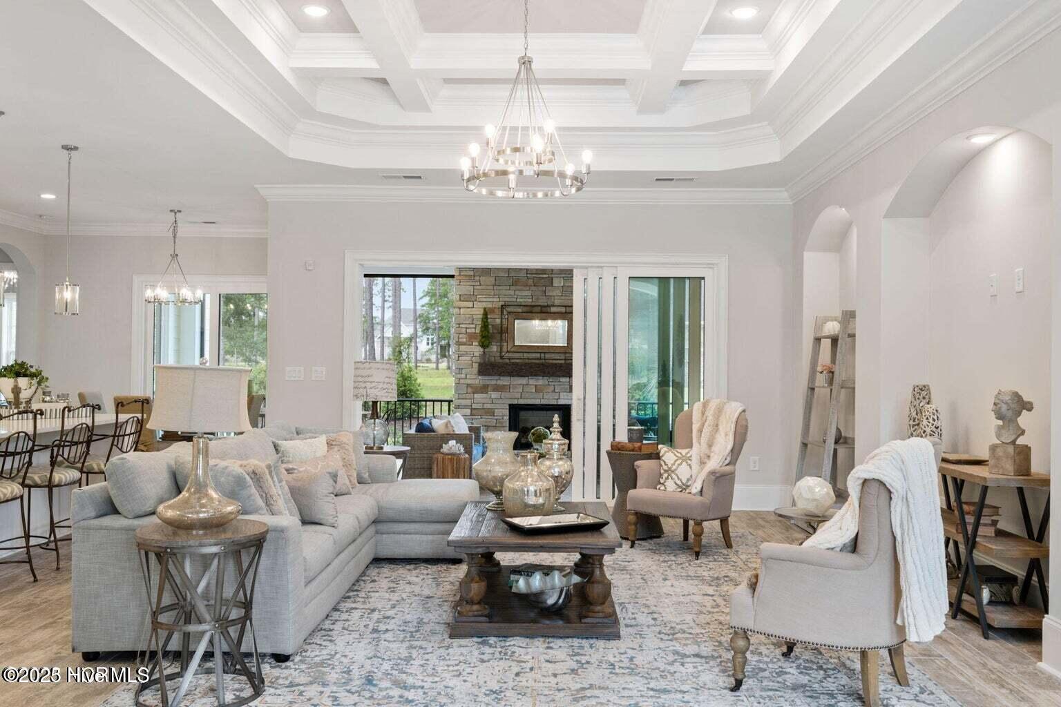 100495669 | Photo 22