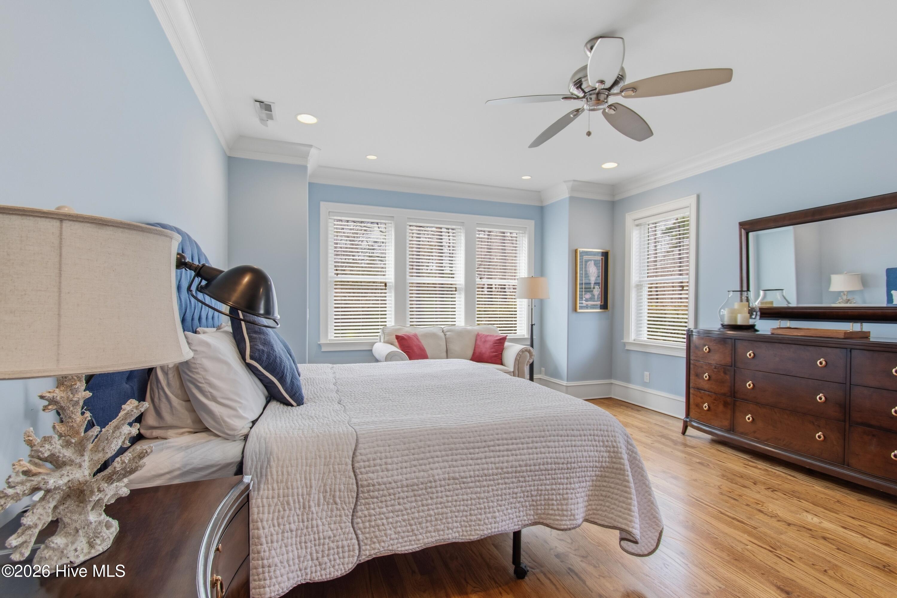 100555606 | Photo 32