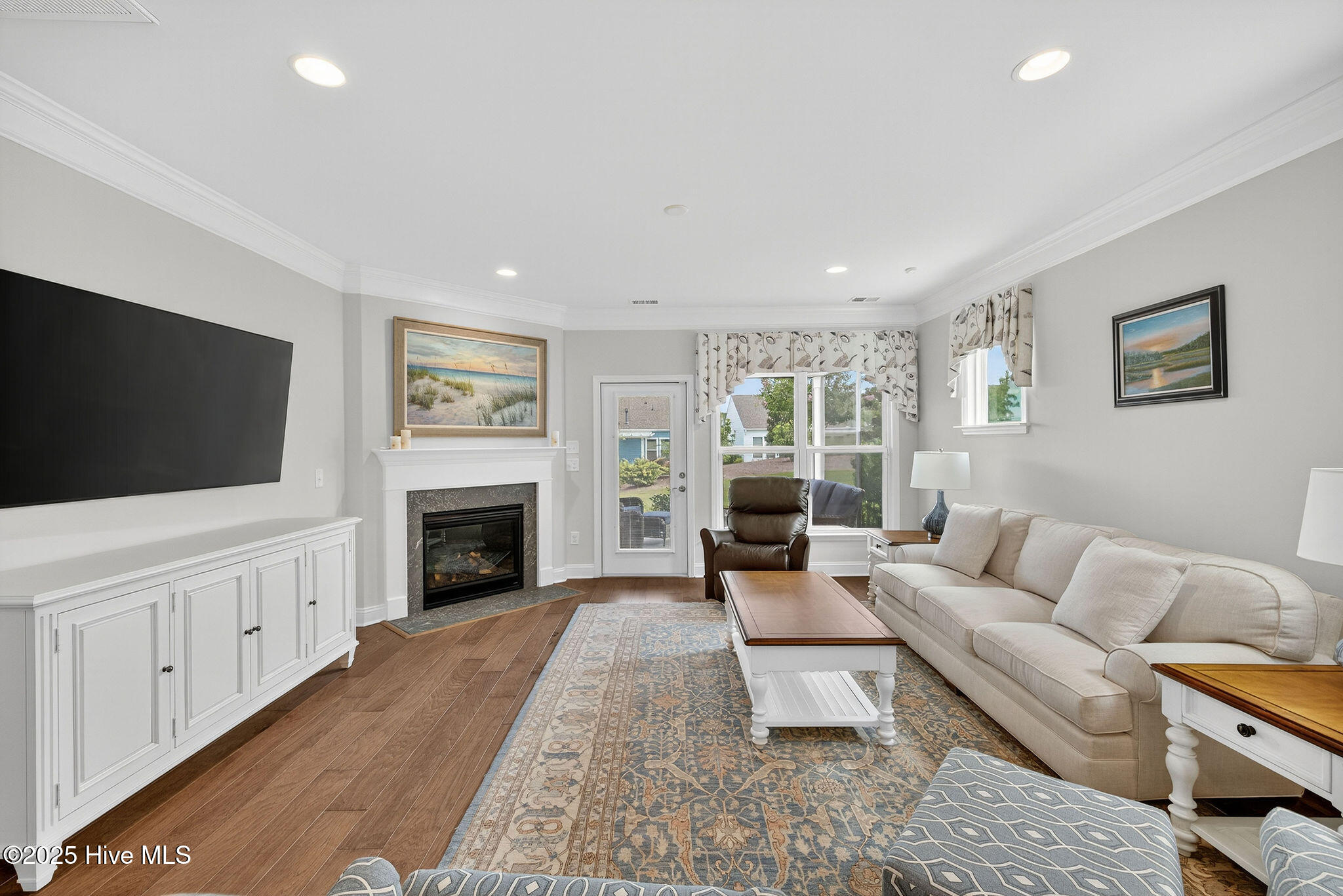 100565700 | Photo 28